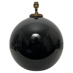 Lampe De Bureau Sphérique style Jacques Adnet, Verre Opalin Noir, France, 1930
