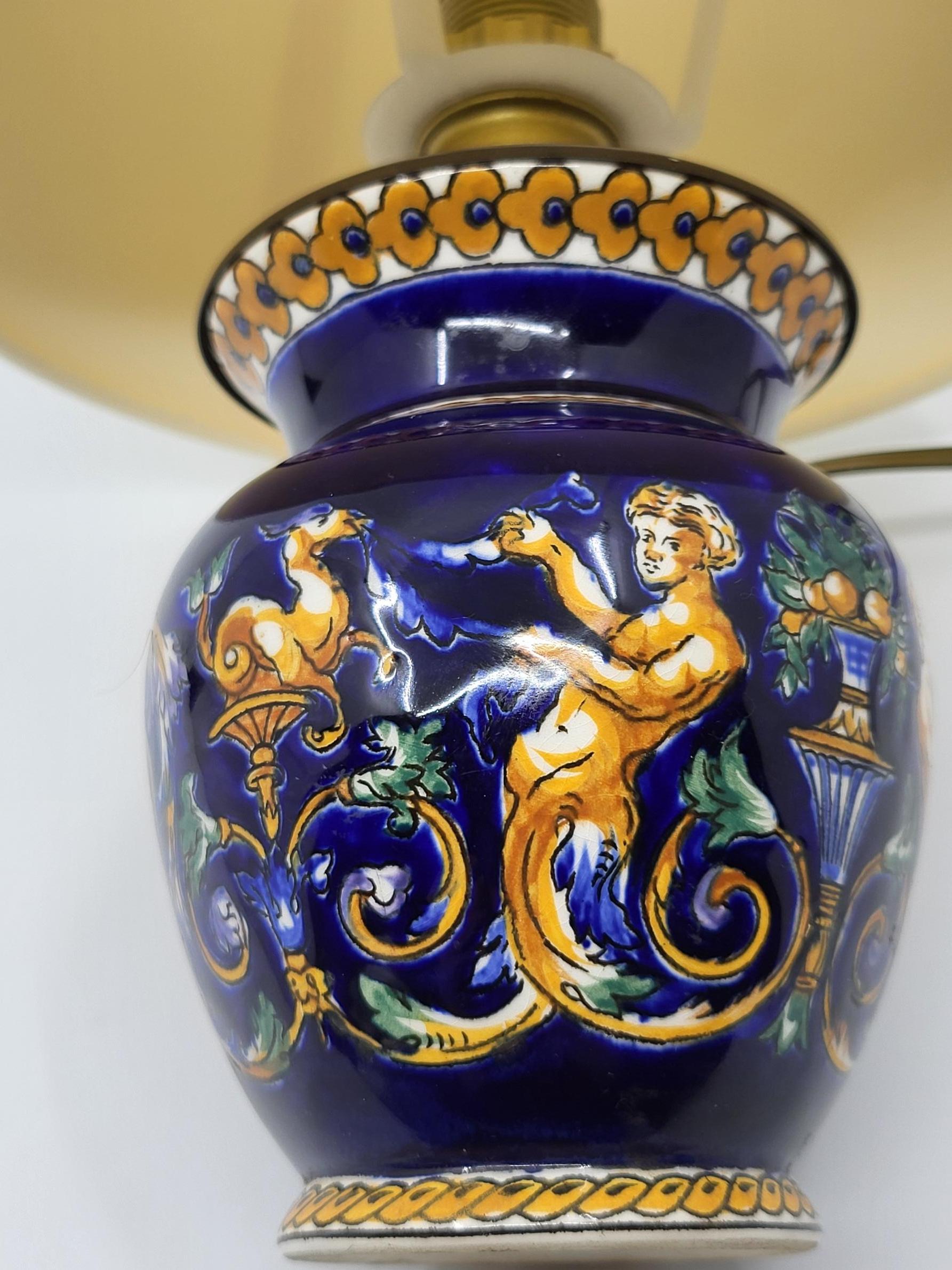 Lampe de chevet en céramique de Gien décor Renaissance bleu Francais  Vintage For Sale 5