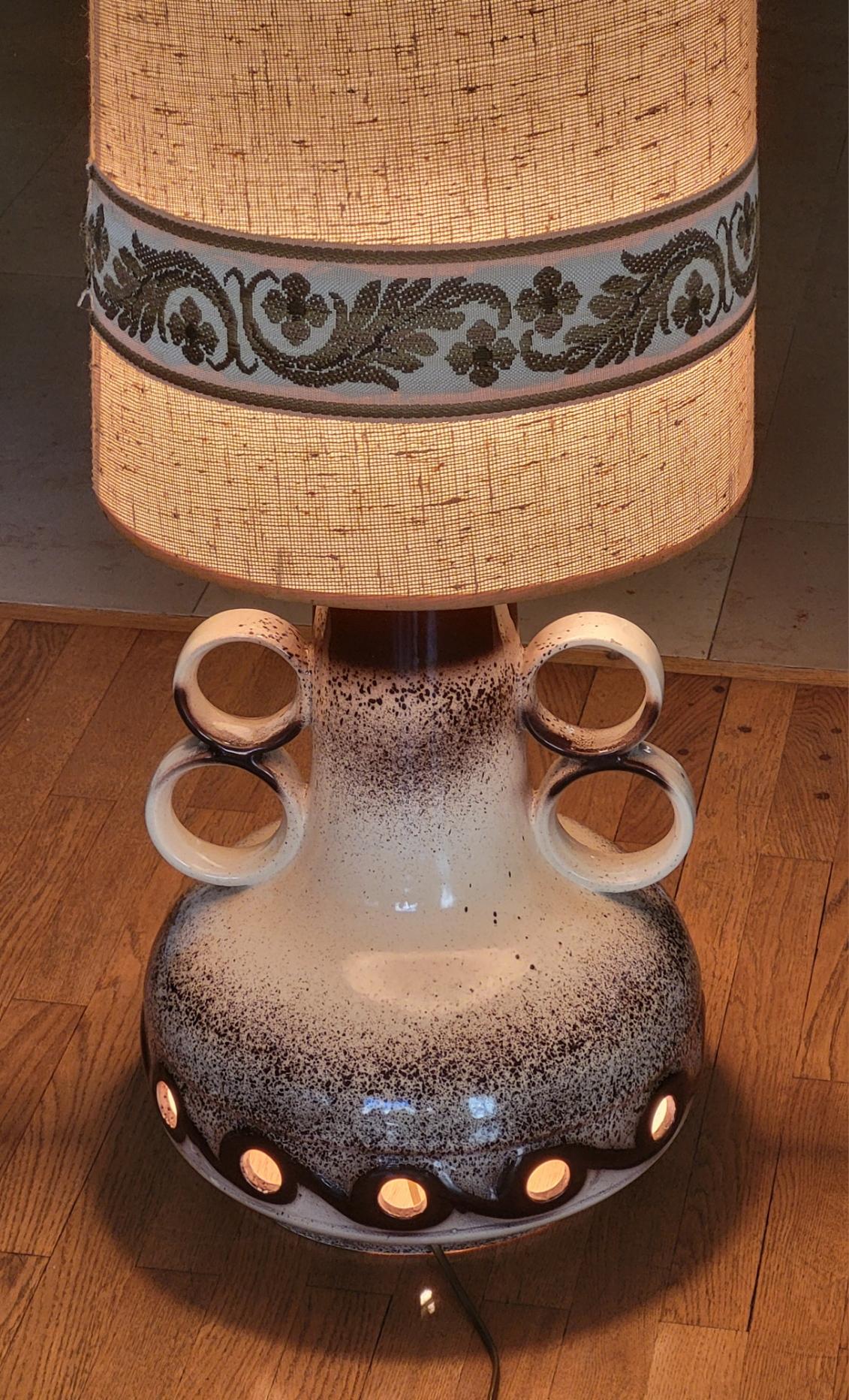 Lampe de sol  West Germany en céramique Beige et Marron Vintage Germany 1960 In Good Condition For Sale In London, England