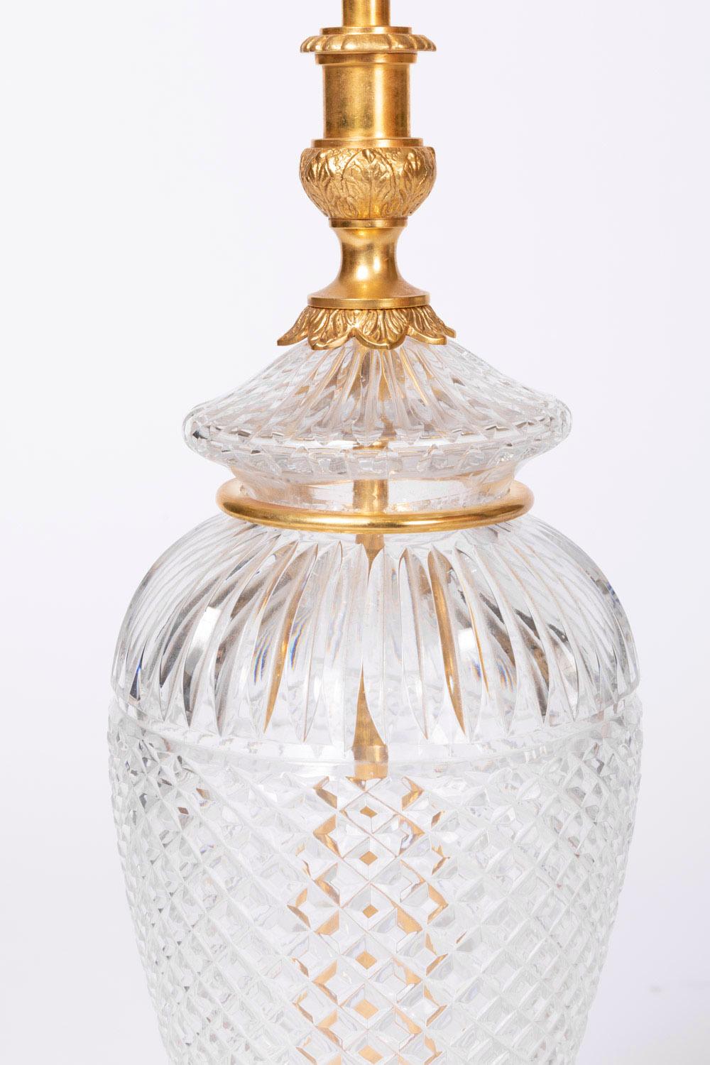 Milieu du XXe siècle Lampe en cristal et bronze doré:: 1950 en vente