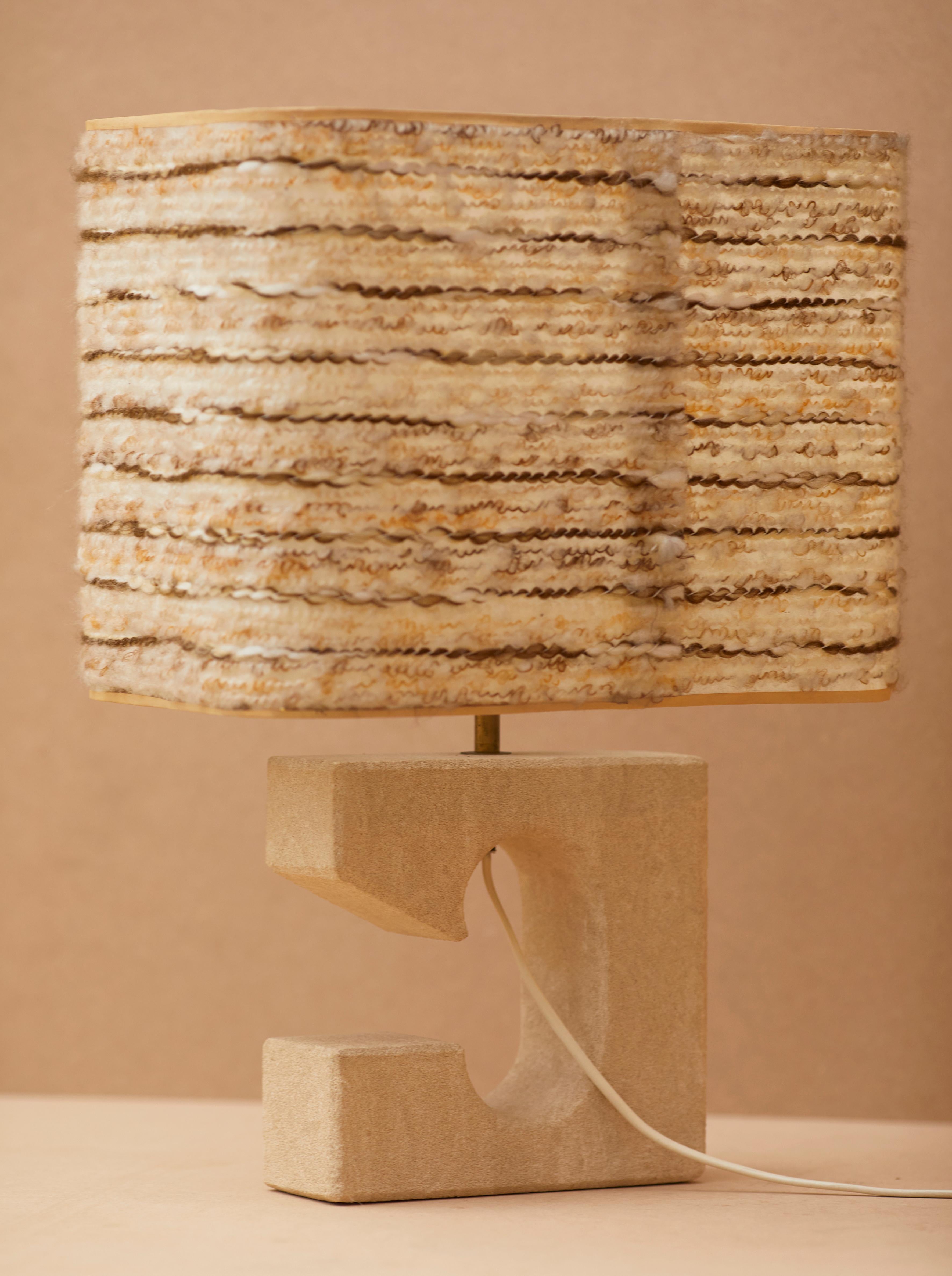 Lampe en pierre et abat-jour en laine vintage circa 1970  3