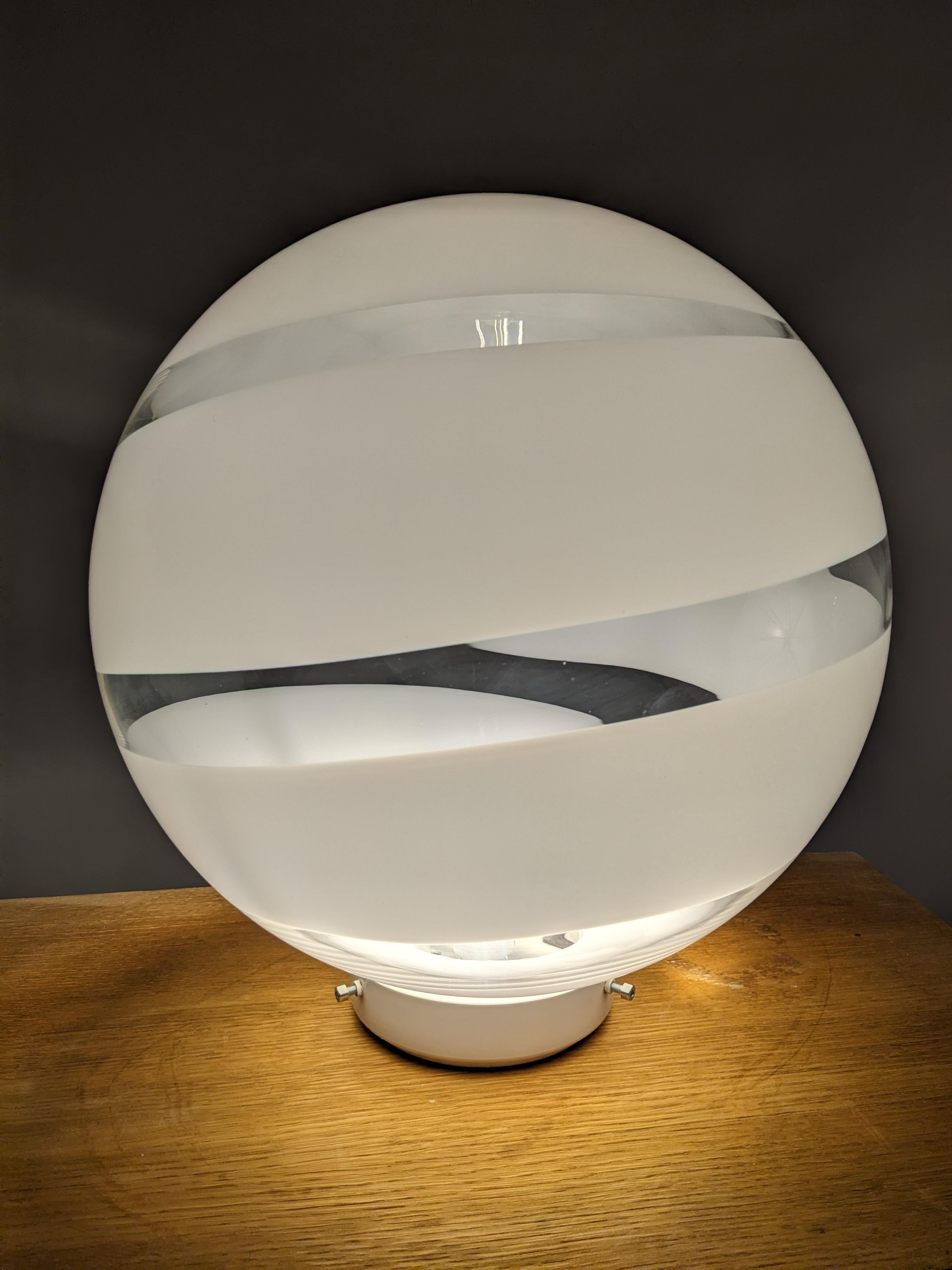 Space Age Lampe en verre de Murano Mazzega 1960 For Sale