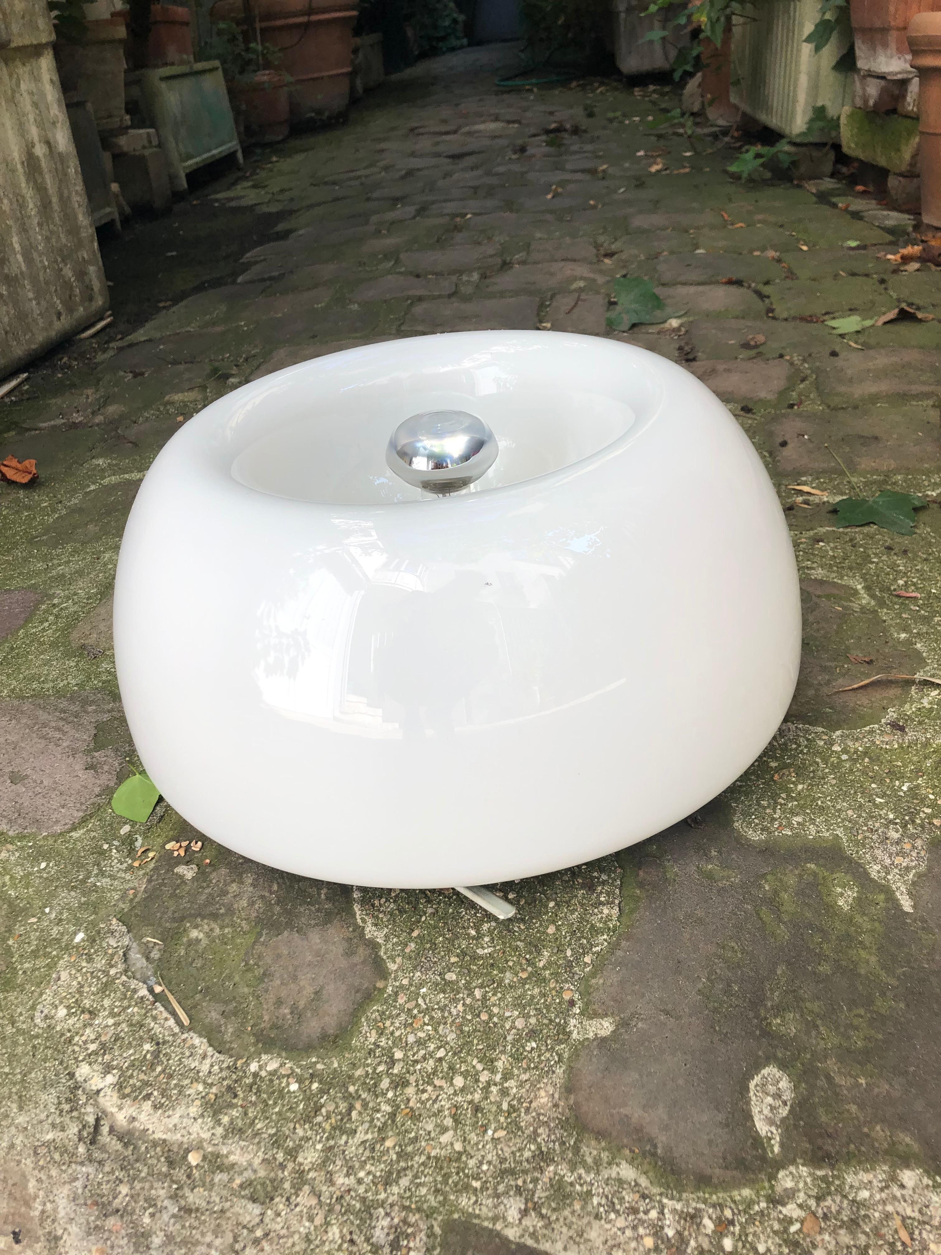 Lampe Flos 
From the brend: Velella 
Designed by Castiglioni 
Dimensions: 20x diameter 40 cm
Murano glass and metal
1972
590 €.