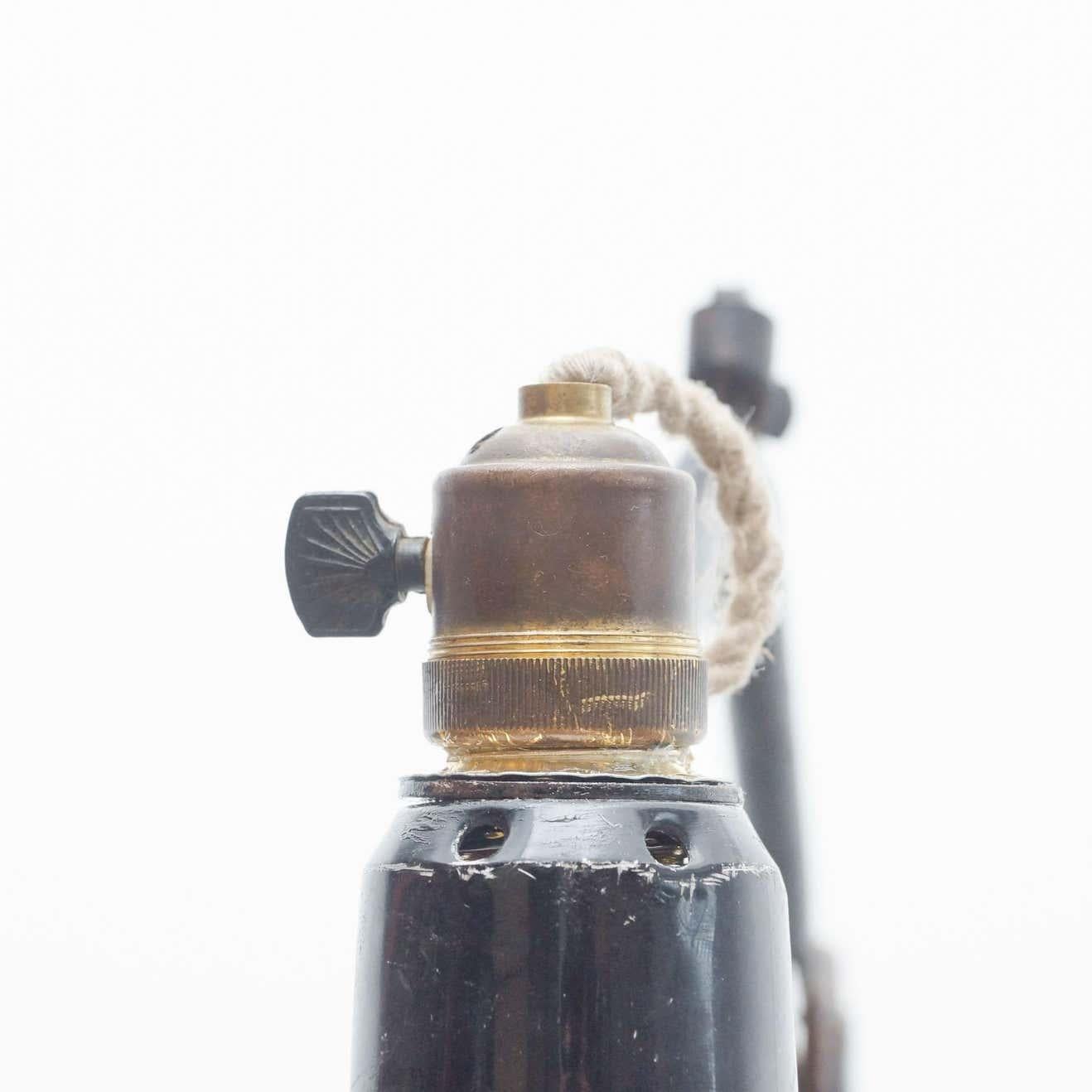 Francese Lampe Gras con lampada da parete con giunto a sfera, 1930 circa in vendita