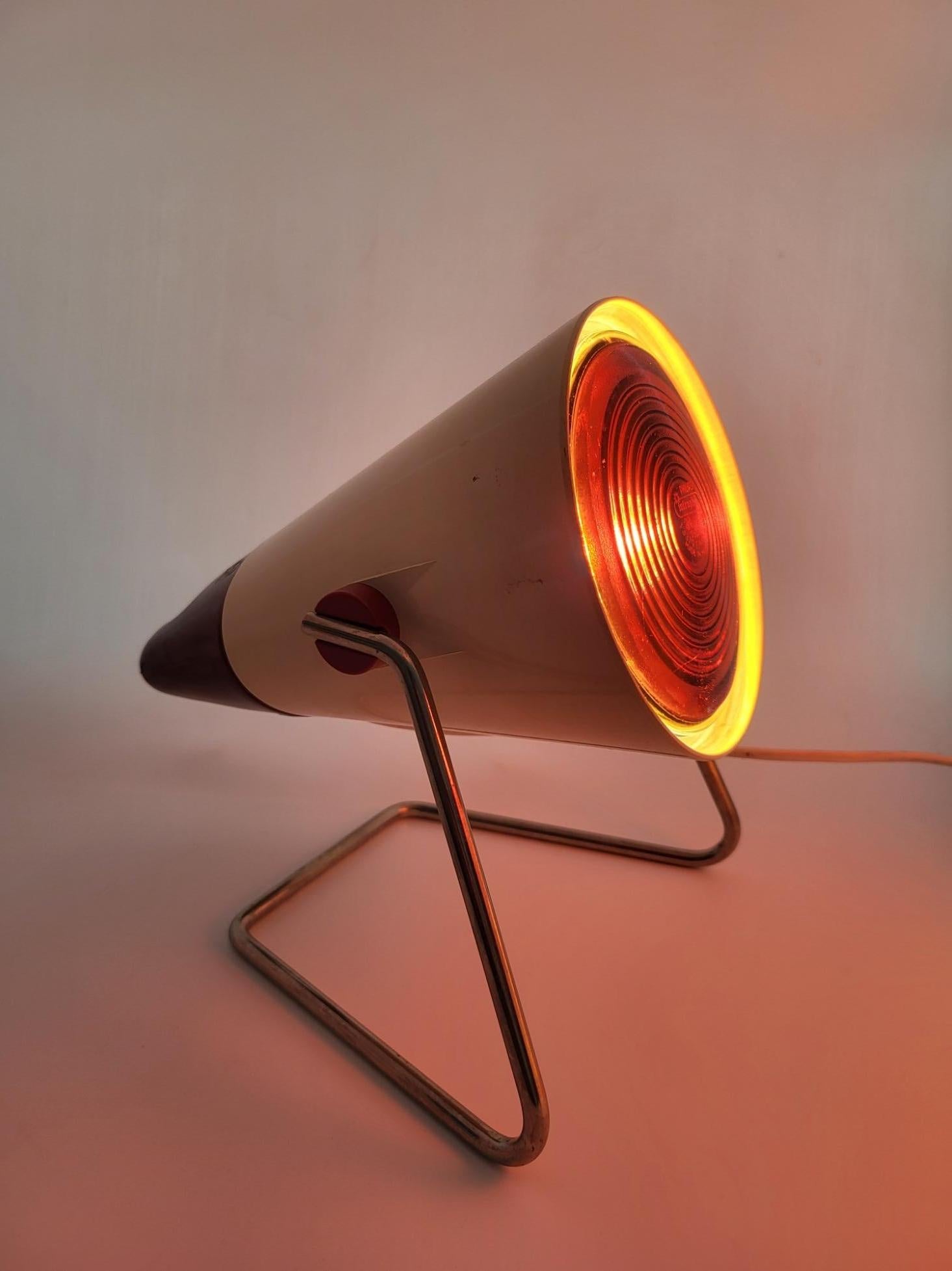 Dutch Lampe infrarouge Phillips design Charlotte Perriand orientable Holland 1950 For Sale