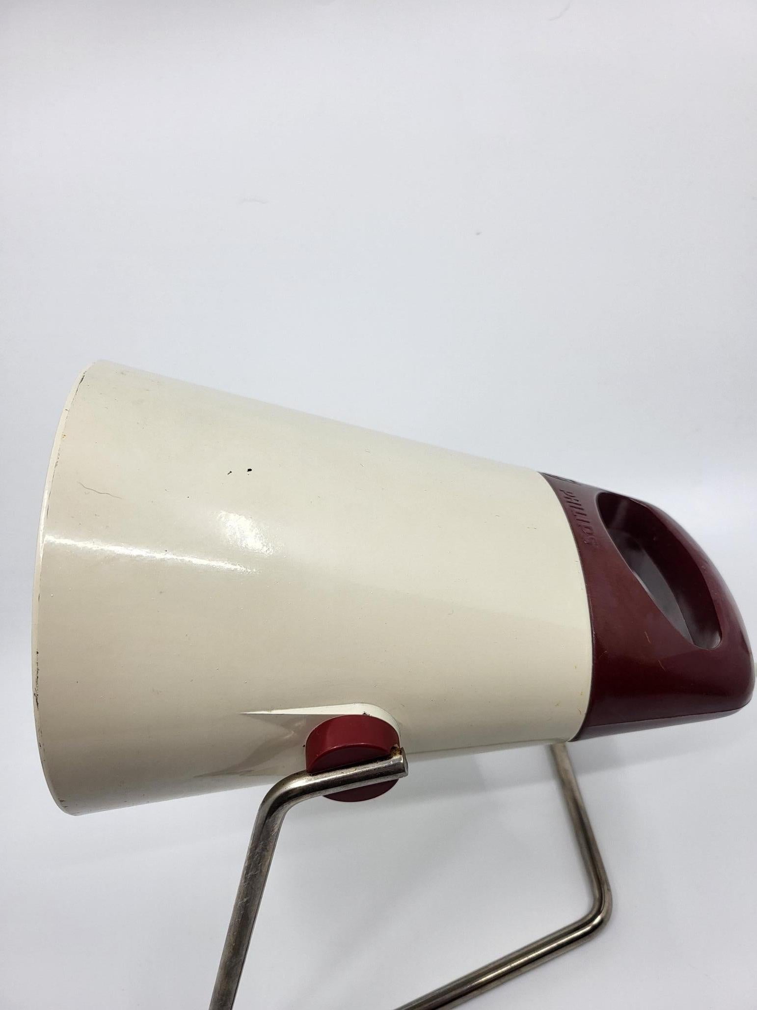 Aluminum Lampe infrarouge Phillips design Charlotte Perriand orientable Holland 1950 For Sale