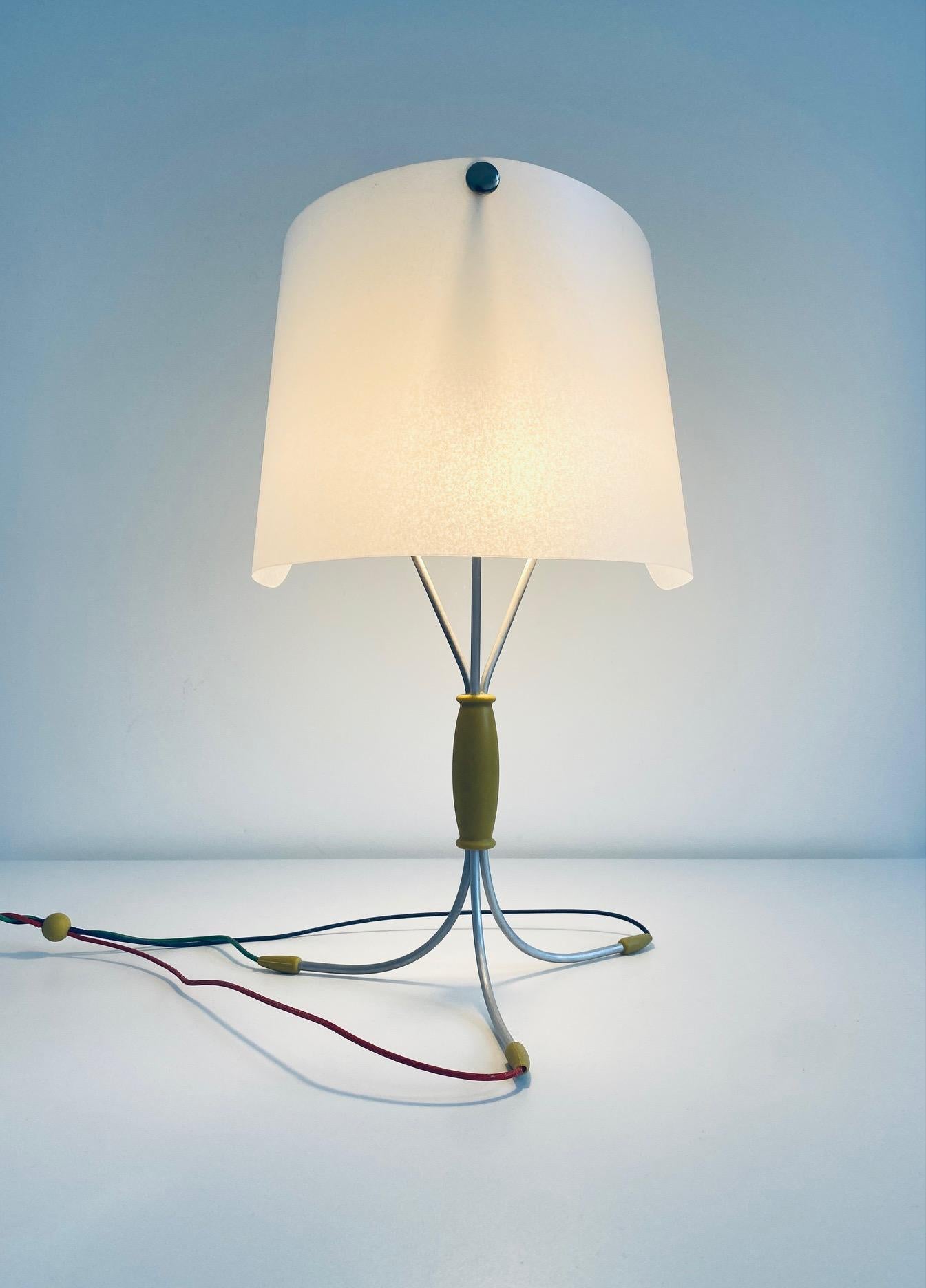 Lampe „Trefili“ von Michele De Lucchi, 1993 (Postmoderne) im Angebot