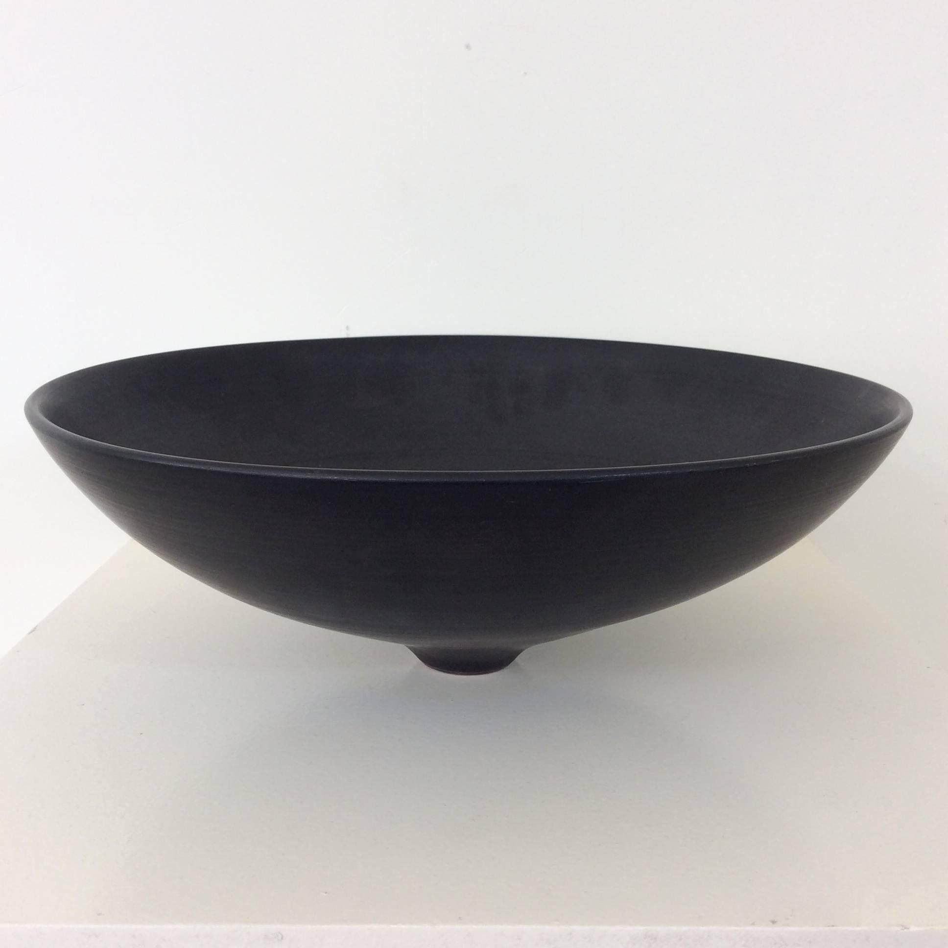 Nice Antonio Lampecco large black ceramic bowl, circa 1960, Belgium.
Dimensions: 37 cm diameter, 14 cm H.
Good original condition.
 