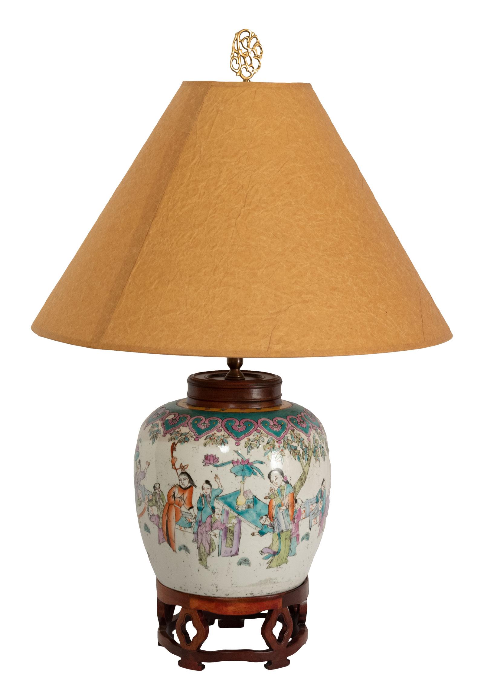 Lampierte Qing-Vase aus dem 19. Jahrhundert (Chinesisch) im Angebot