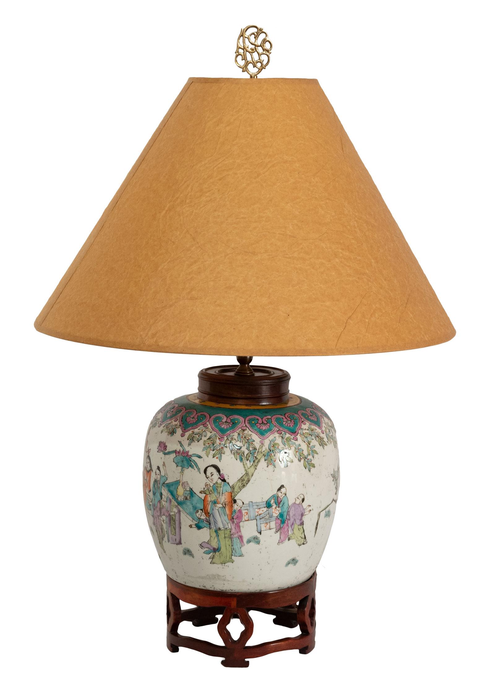 Lampierte Qing-Vase aus dem 19. Jahrhundert im Zustand „Gut“ im Angebot in Salt Lake City, UT