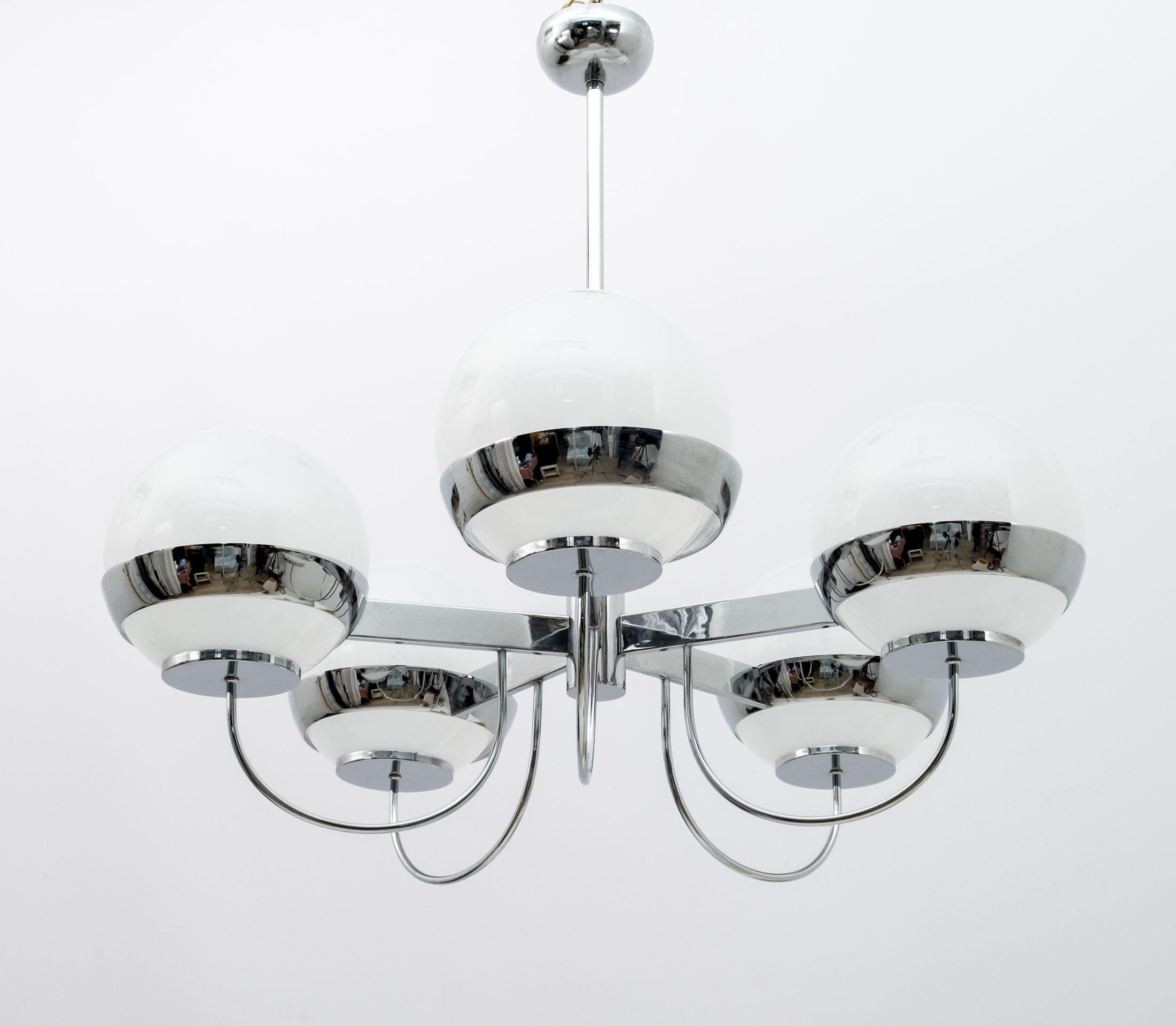 Mid-Century Modern Lamperti Mid-century Modern Italian Chrome and Blown Glass Chandelier, 70s For Sale