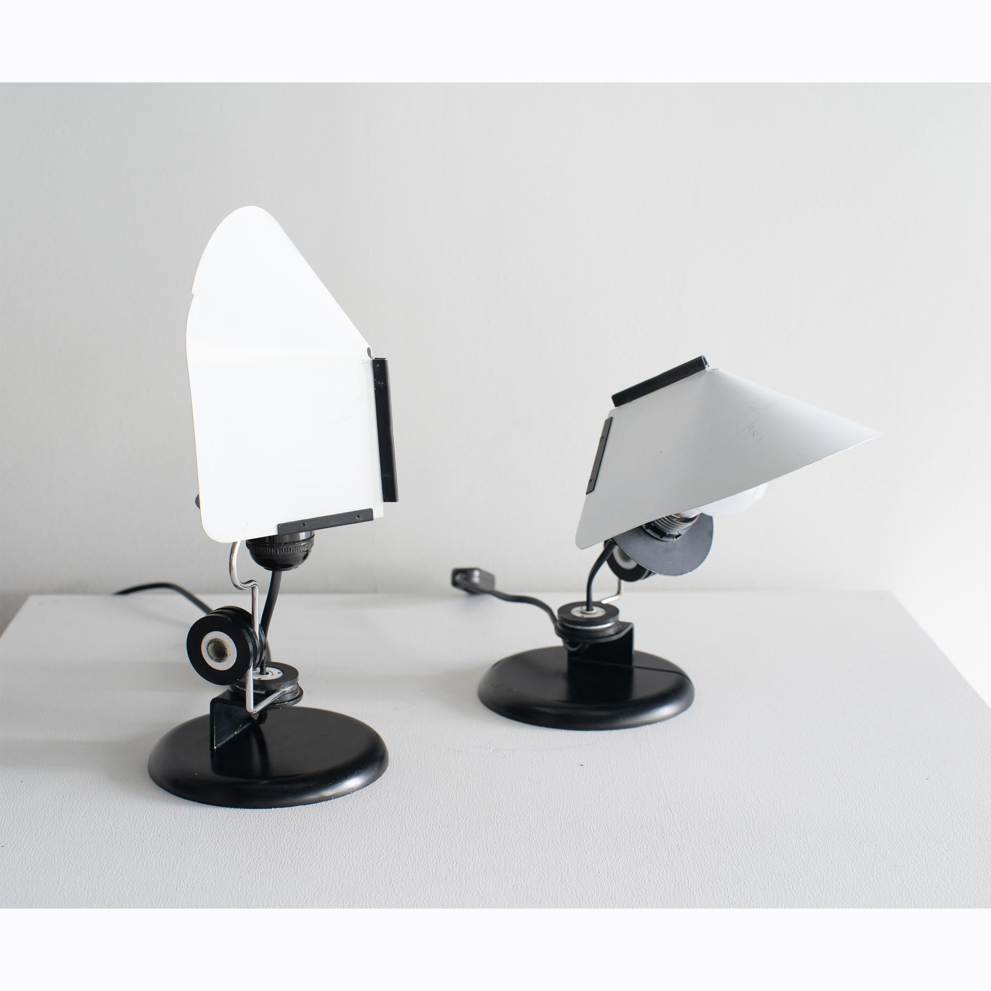 Lampada da tavolo piccola Lamperti  bianco italiano moderno anni '70 in vendita 2