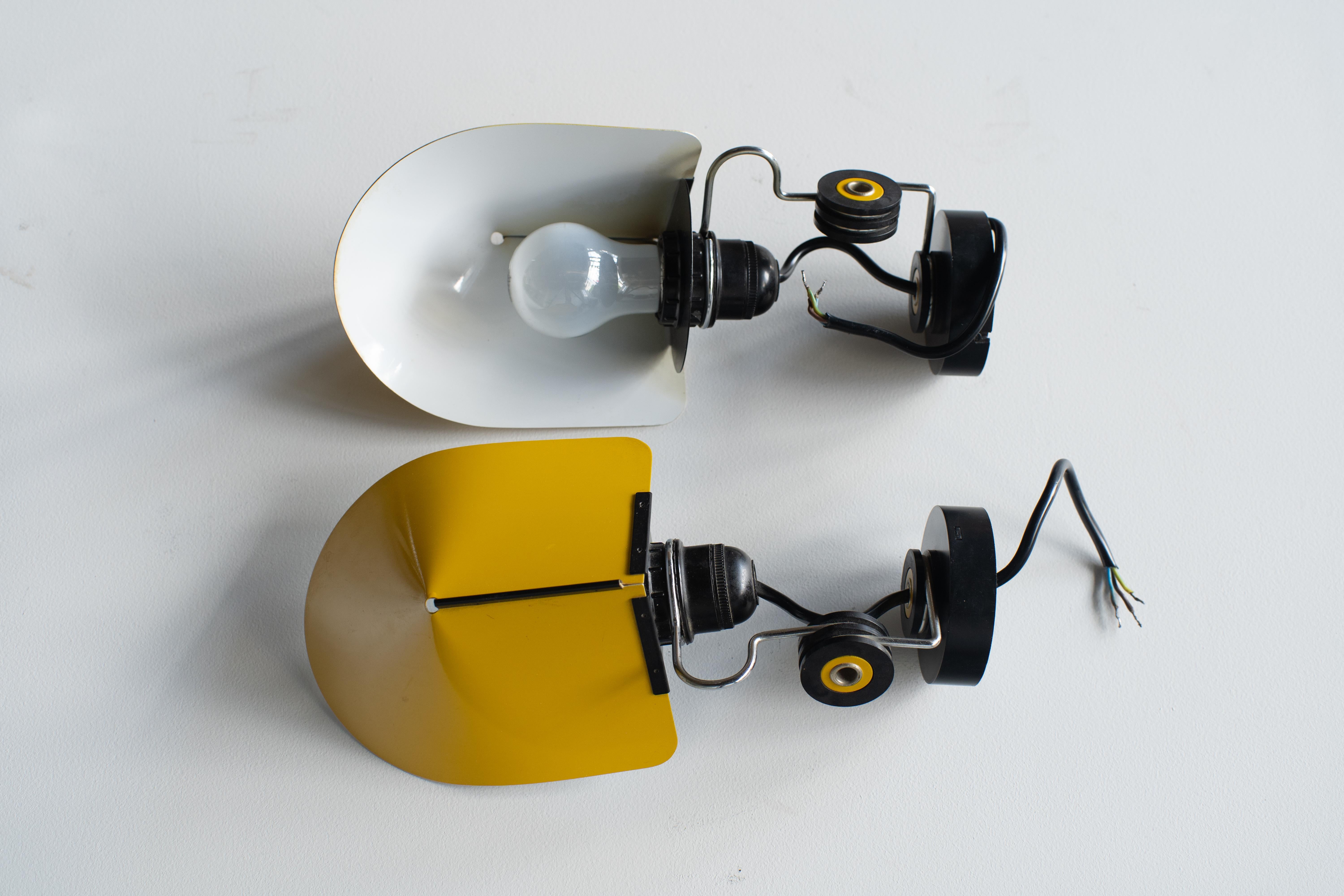 Lampada da parete Lamperti  giallo italiano moderno anni '70 in vendita 1