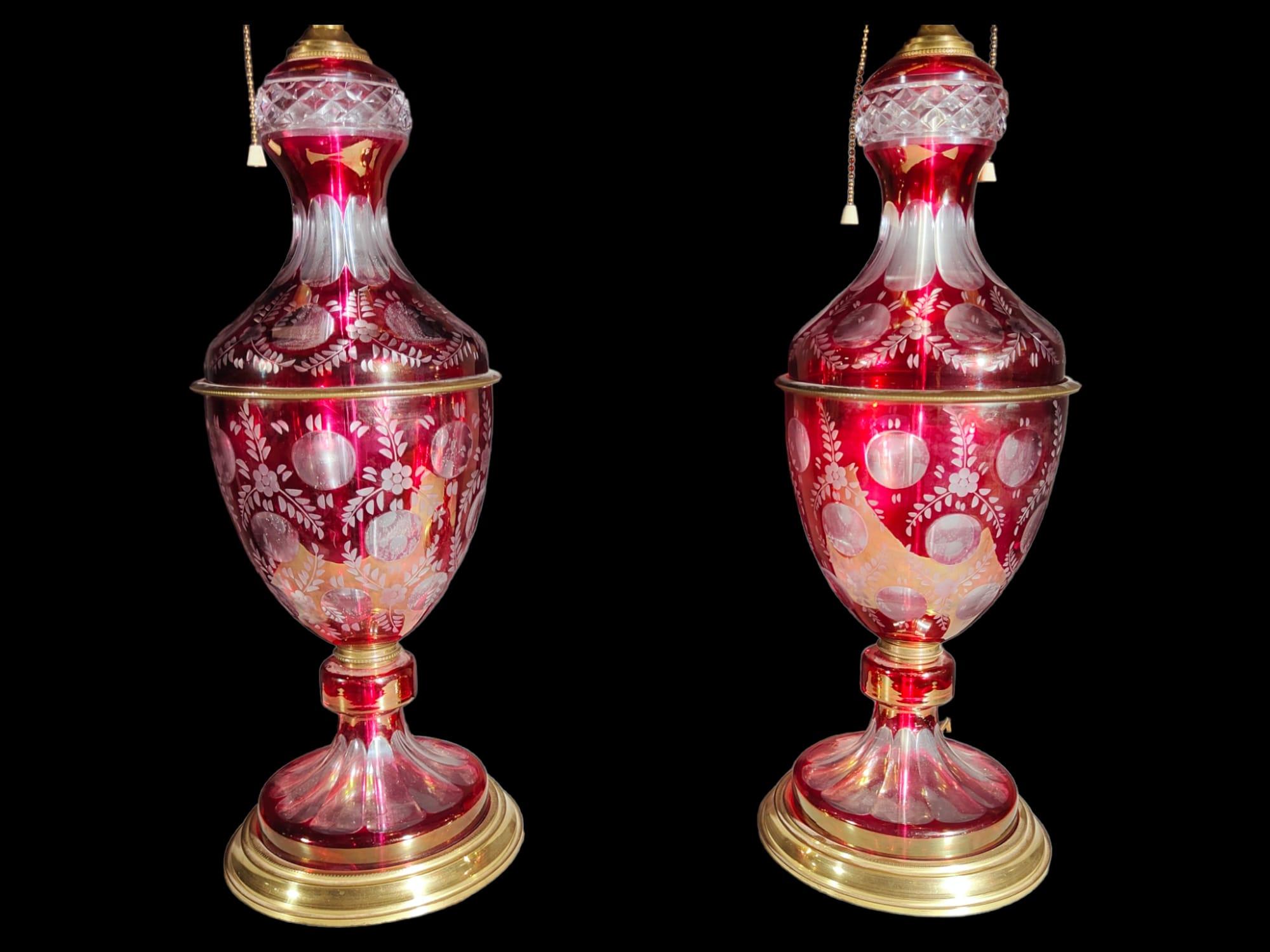 Verre taillé Lampes en verre taillé du XXe siècle en vente