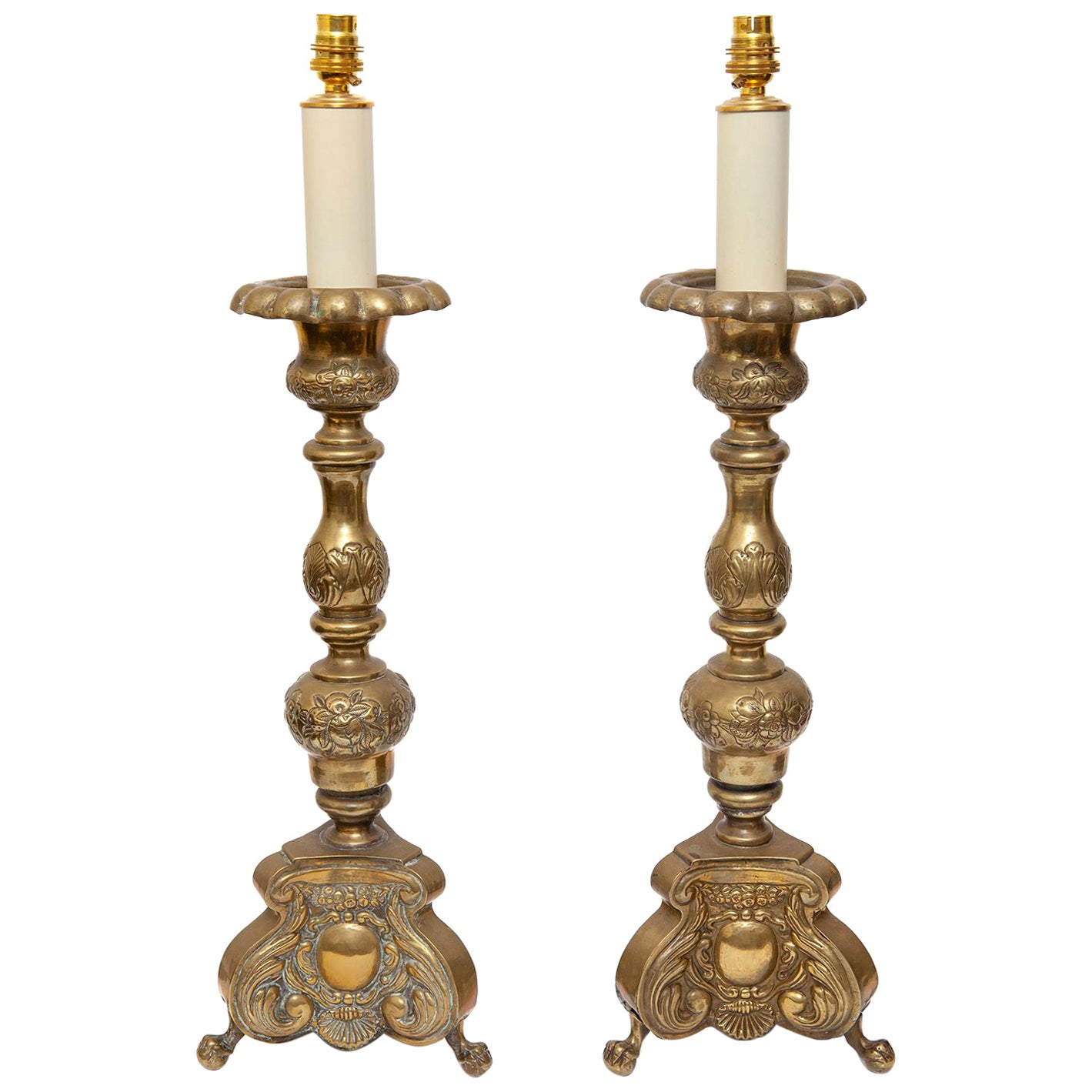 Lámparas Pareja Candelabros Latón Repousee Acanalado Siglo XIX Barroco Antiguo en venta