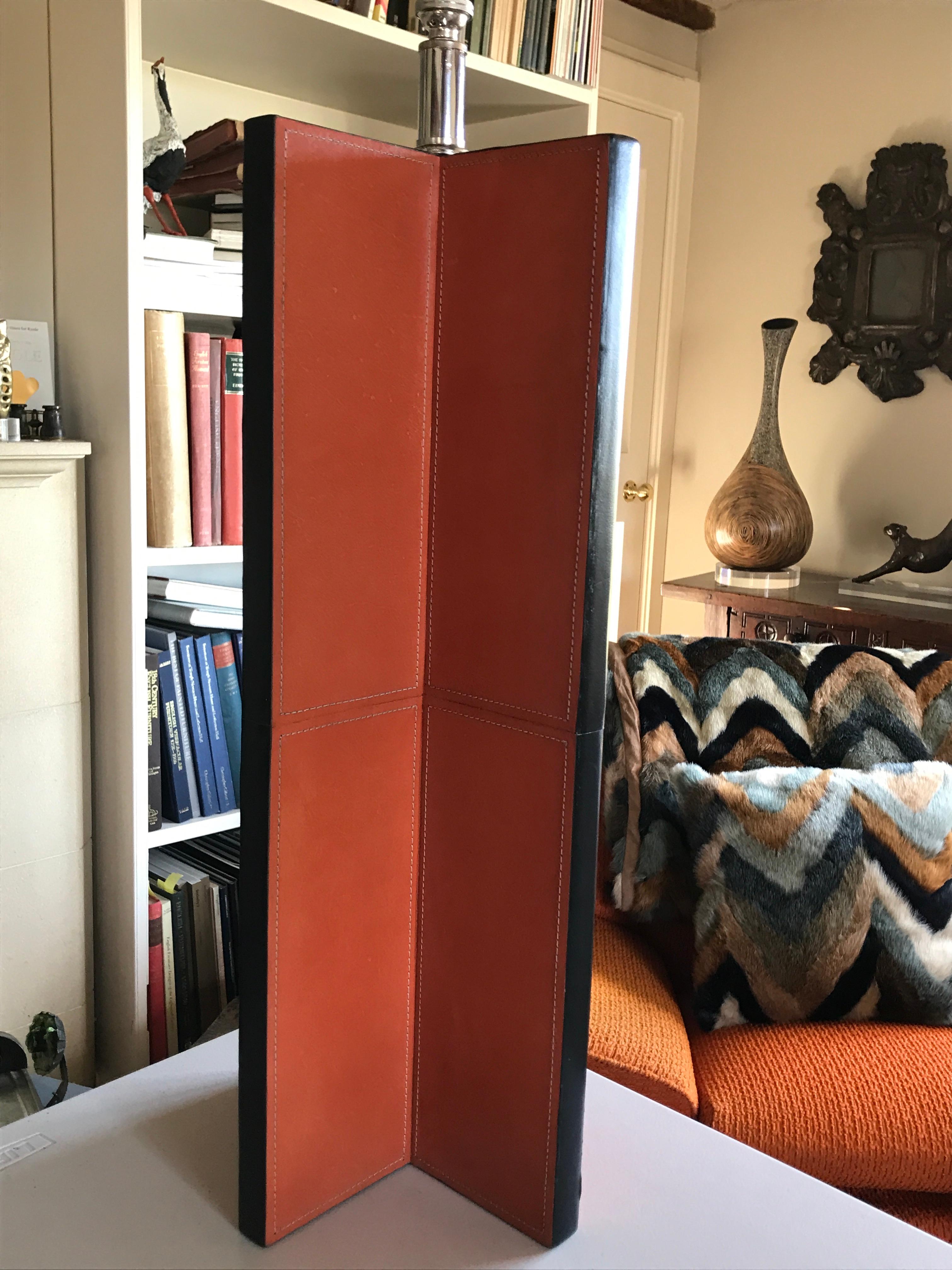 Paire de lampes vintage en cuir orange jean michel frank croisillon inspiré H28 en vente 4