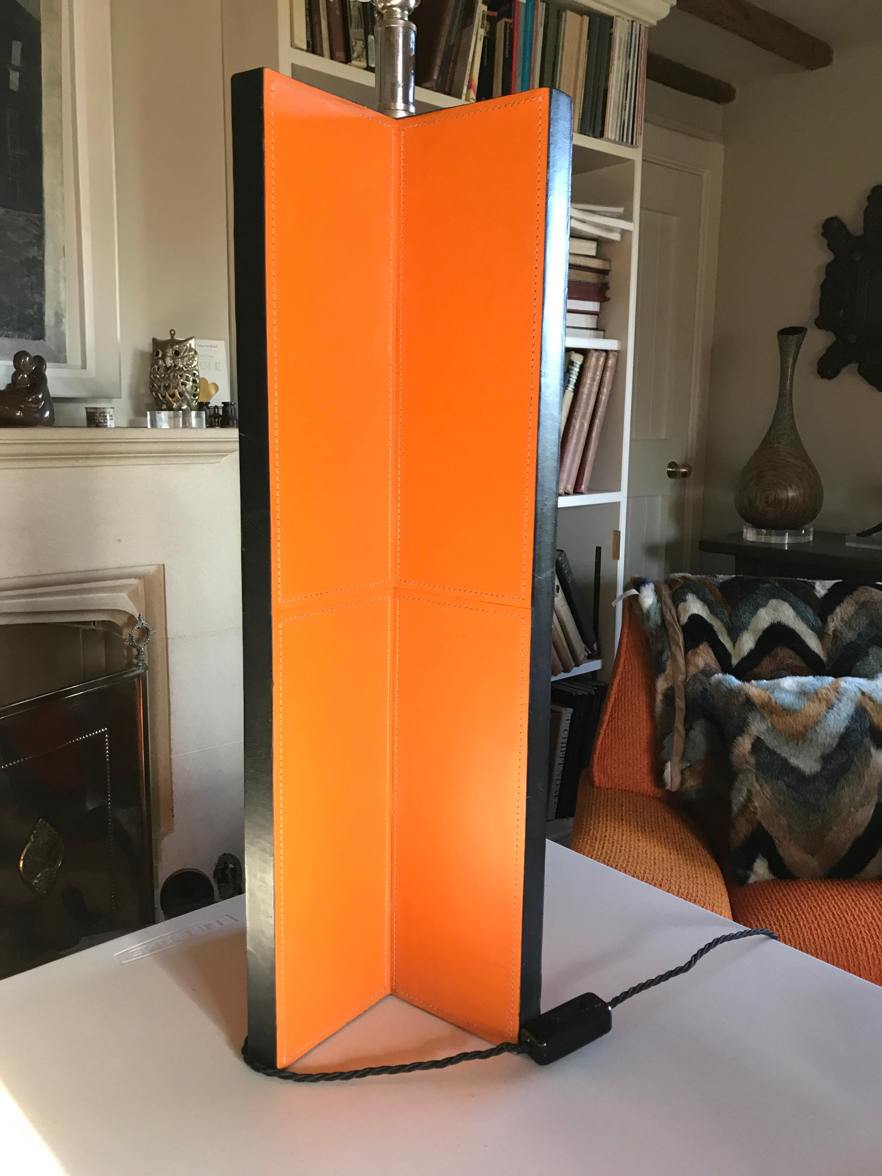 Paire de lampes vintage en cuir orange jean michel frank croisillon inspiré H28 en vente 11