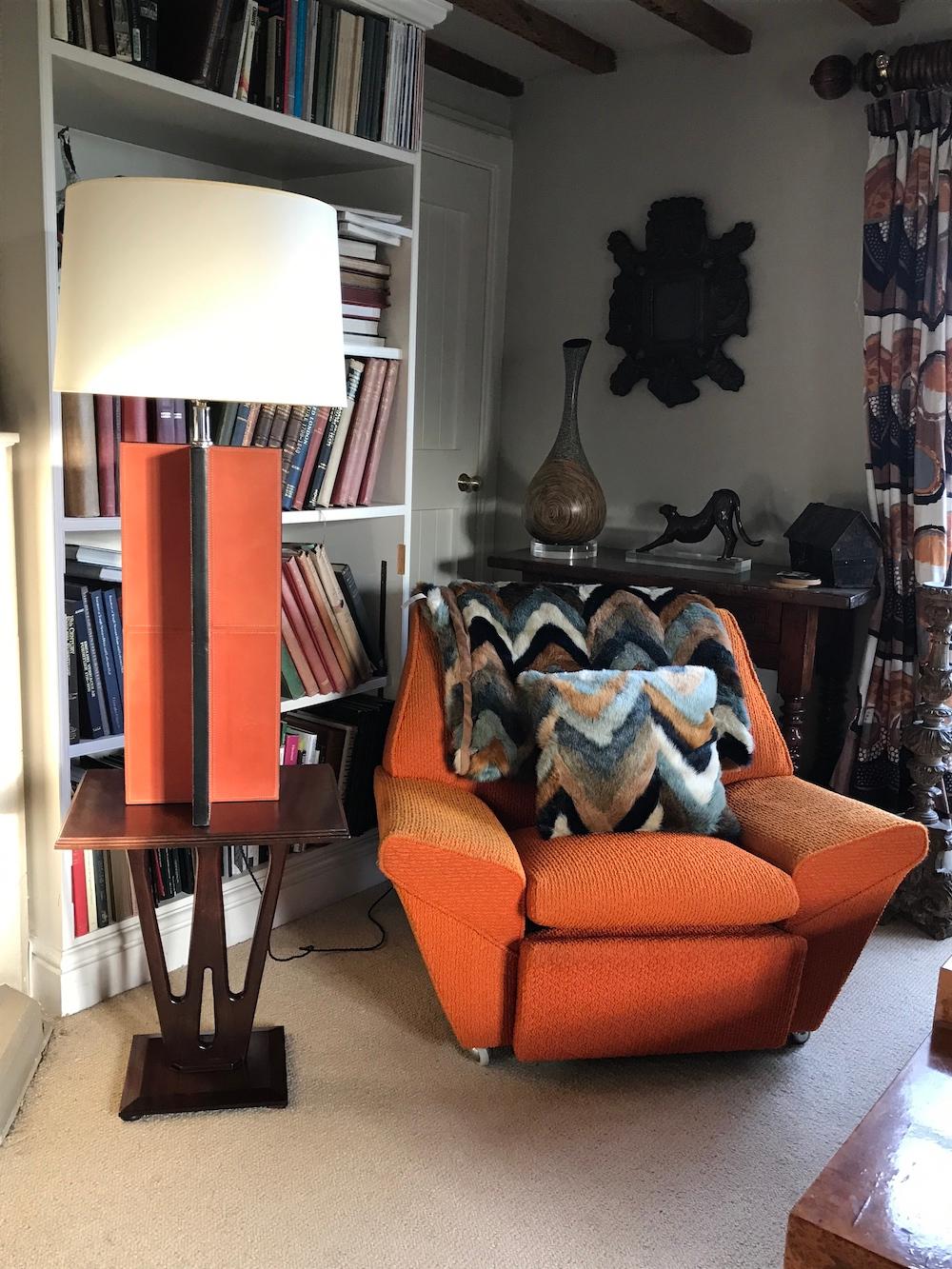 Paire de lampes vintage en cuir orange jean michel frank croisillon inspiré H28 en vente 1