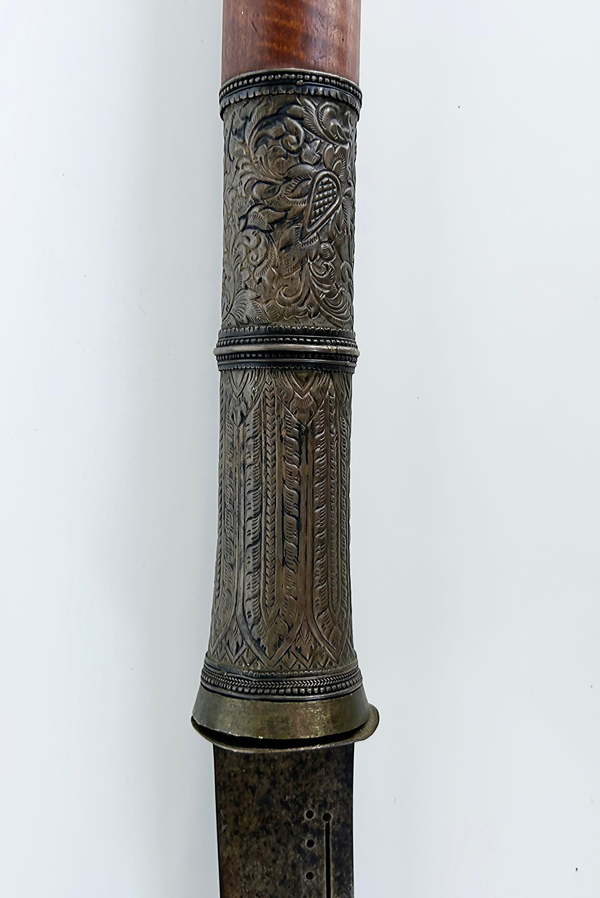 Lan Na Kingdom Dhaab Ngao Swords from Thailand with Exotic Wood Handles, 20th c. 3