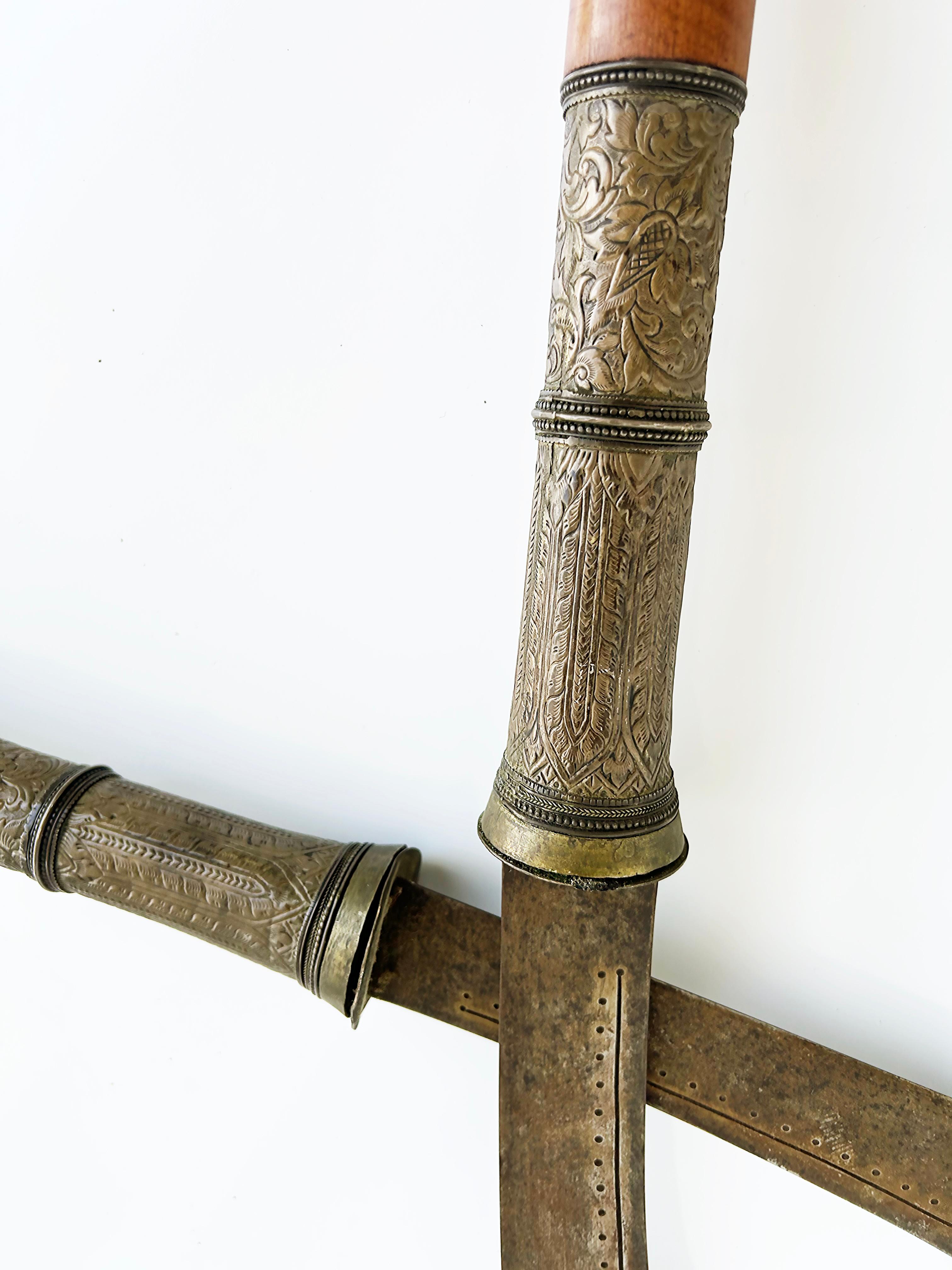 Lan Na Kingdom Dhaab Ngao Swords from Thailand with Exotic Wood Handles, 20th c. 1