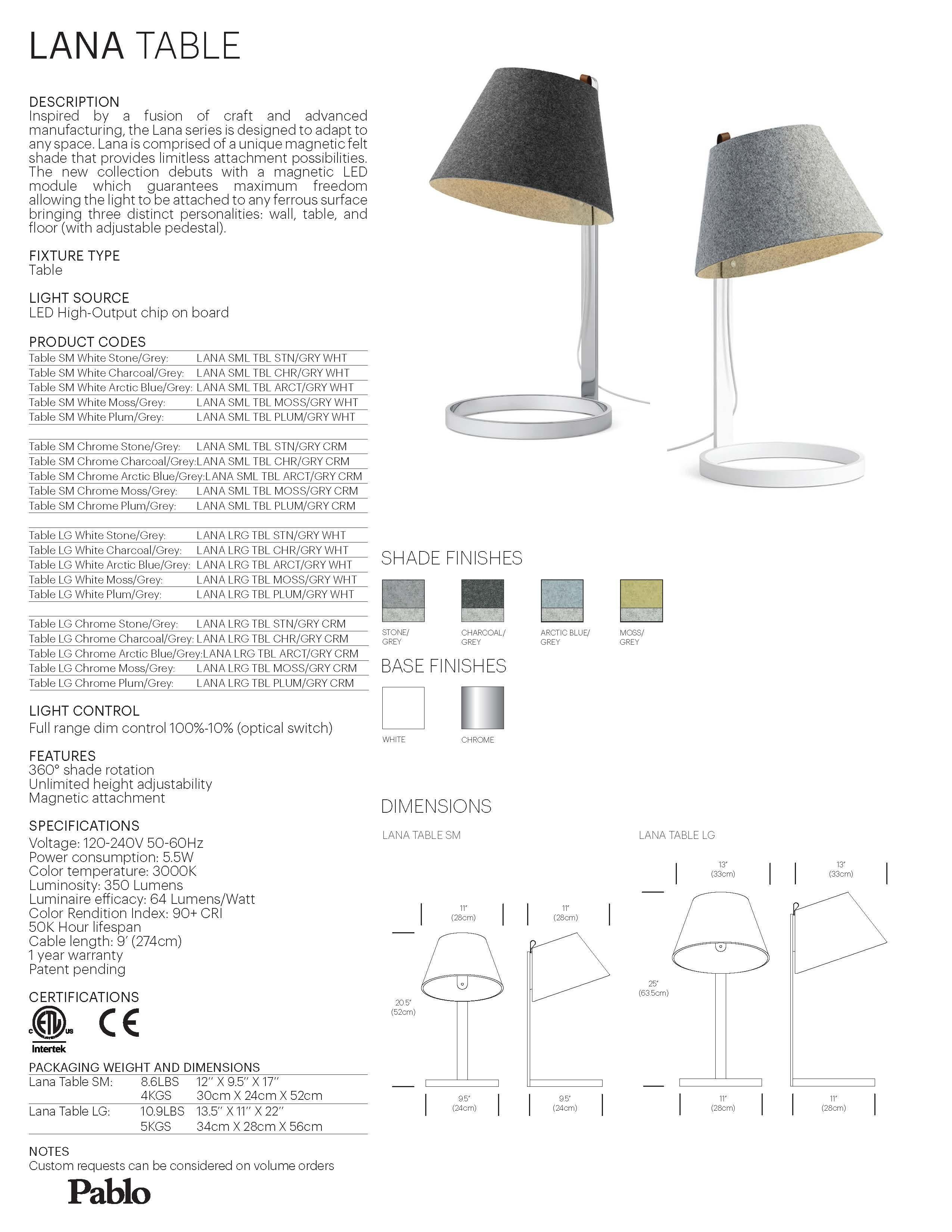 Lana Große Tischlampe in Arktisblau und Grau mit Chromsockel von Pablo Designs (21. Jahrhundert und zeitgenössisch)