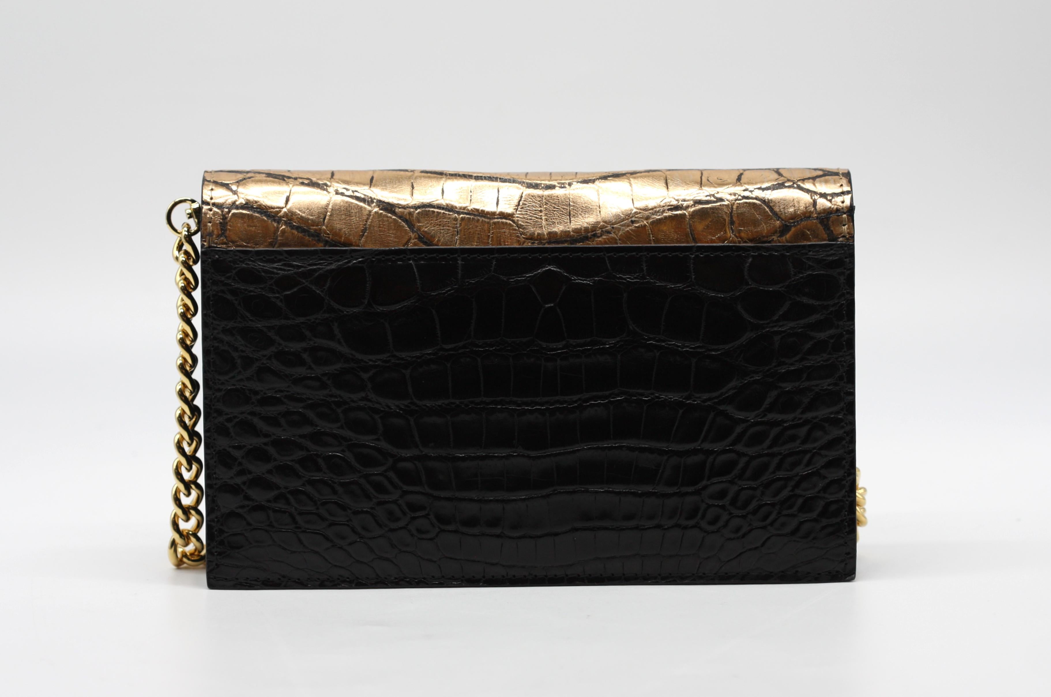 Noir Lana Marks Black and Gold Alligator Clutch en vente