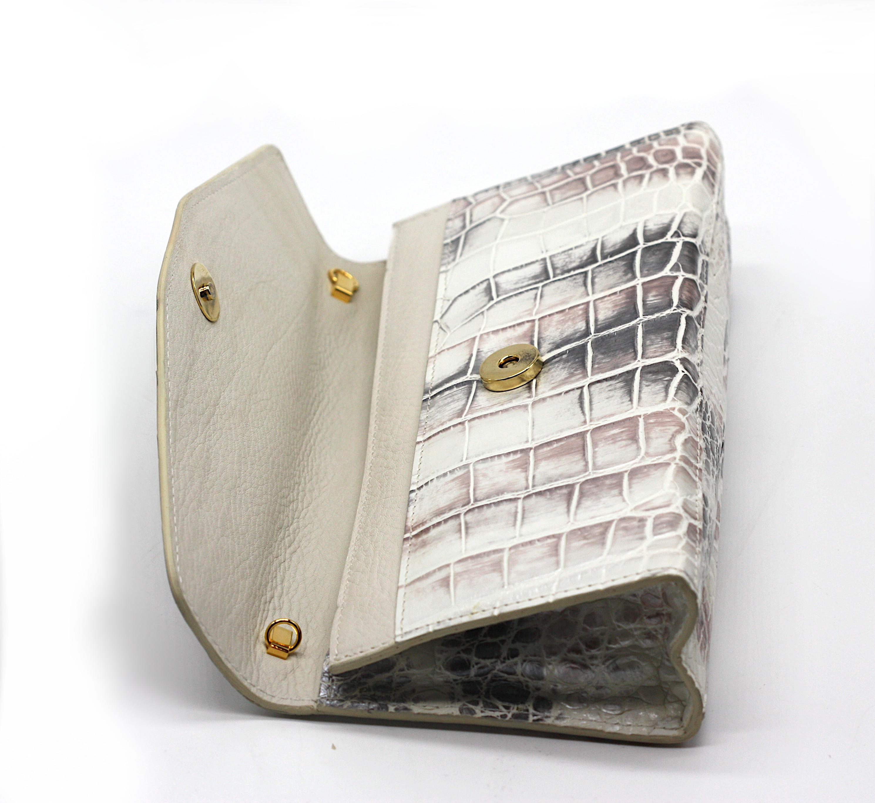 Lana Marks Schwarze, malvenfarbene und weiße Alligator-Clutch für Damen oder Herren im Angebot