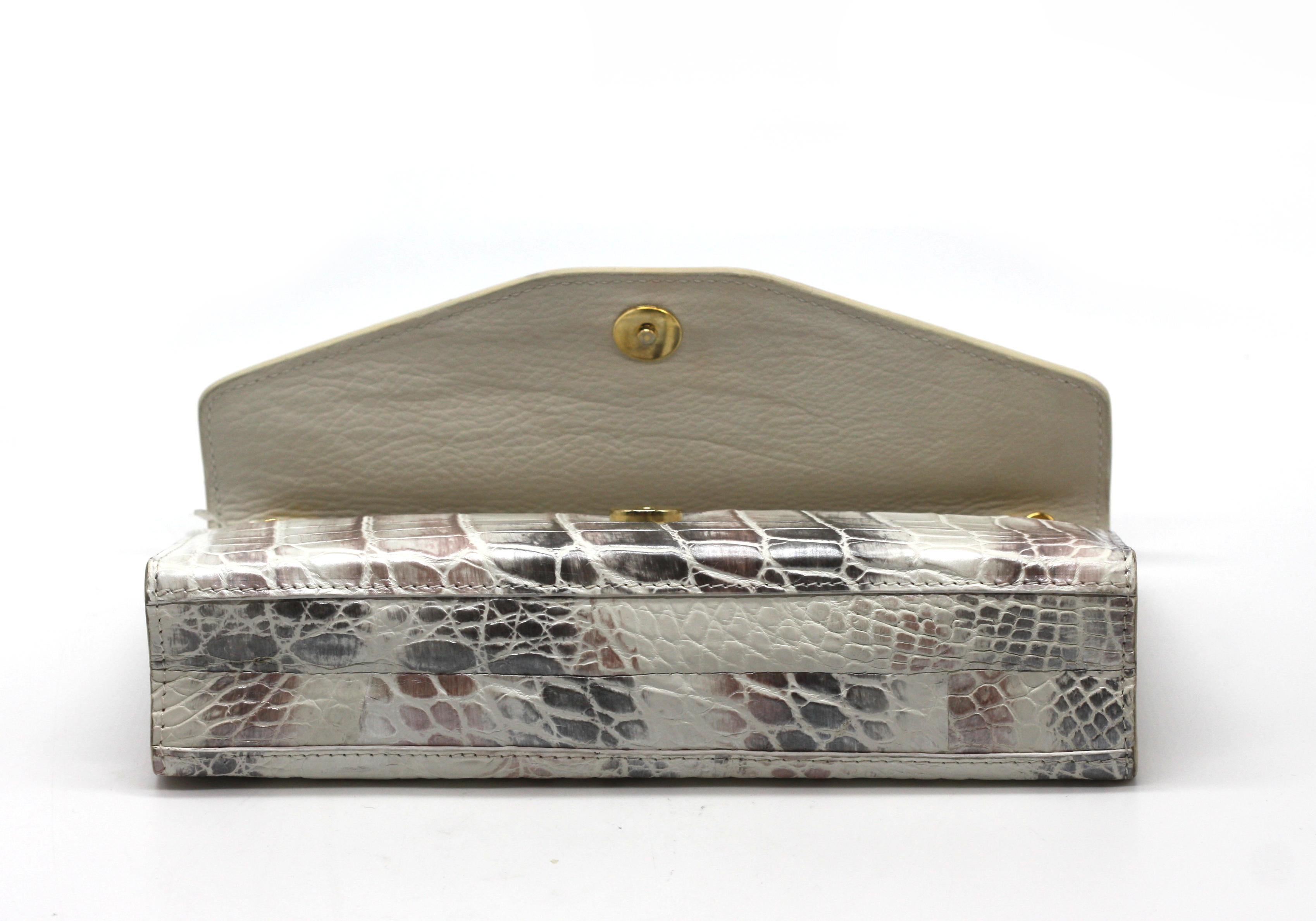 Lana Marks Schwarze, malvenfarbene und weiße Alligator-Clutch im Angebot 2