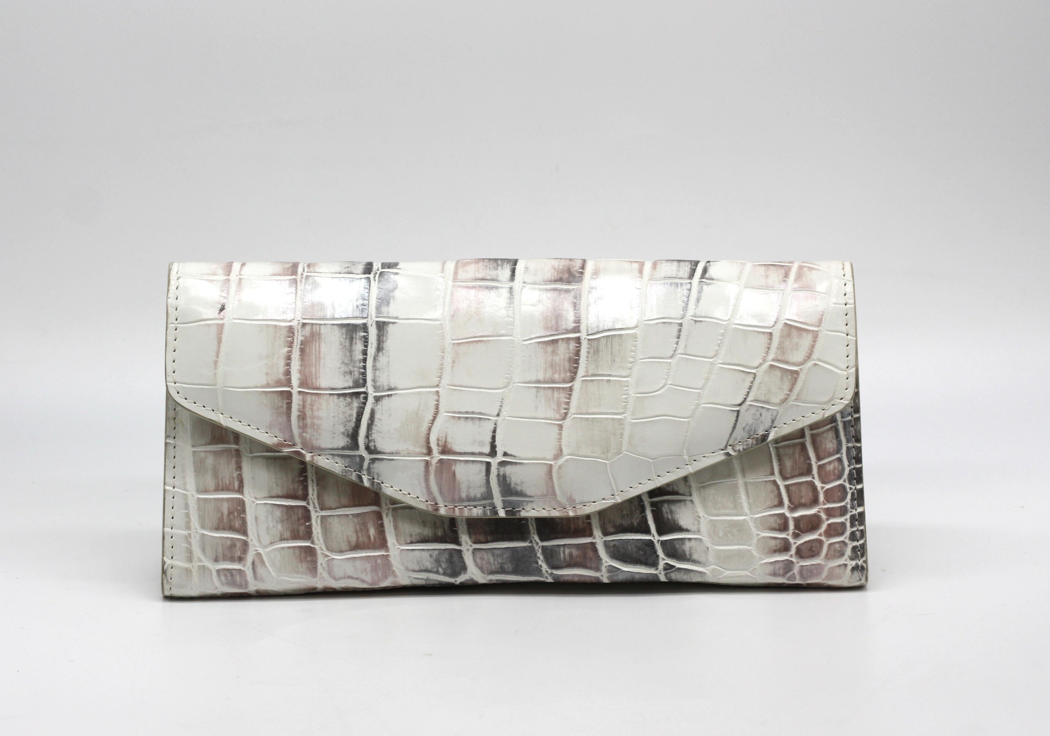 Lana Marks Schwarze, malvenfarbene und weiße Alligator-Clutch im Angebot 4