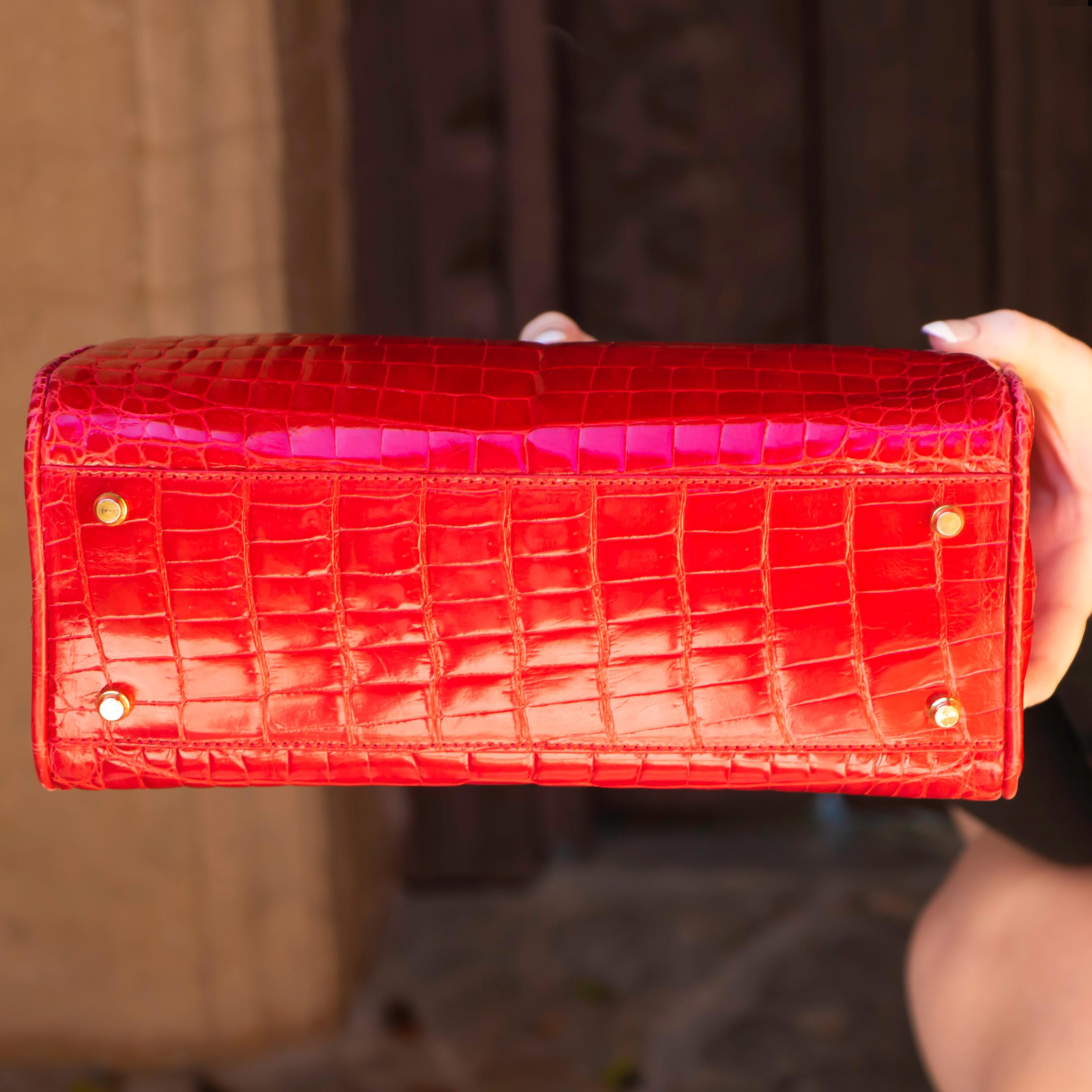 Lana Marks Lipstick Red Alligator Handbag In Excellent Condition In Carlsbad, CA