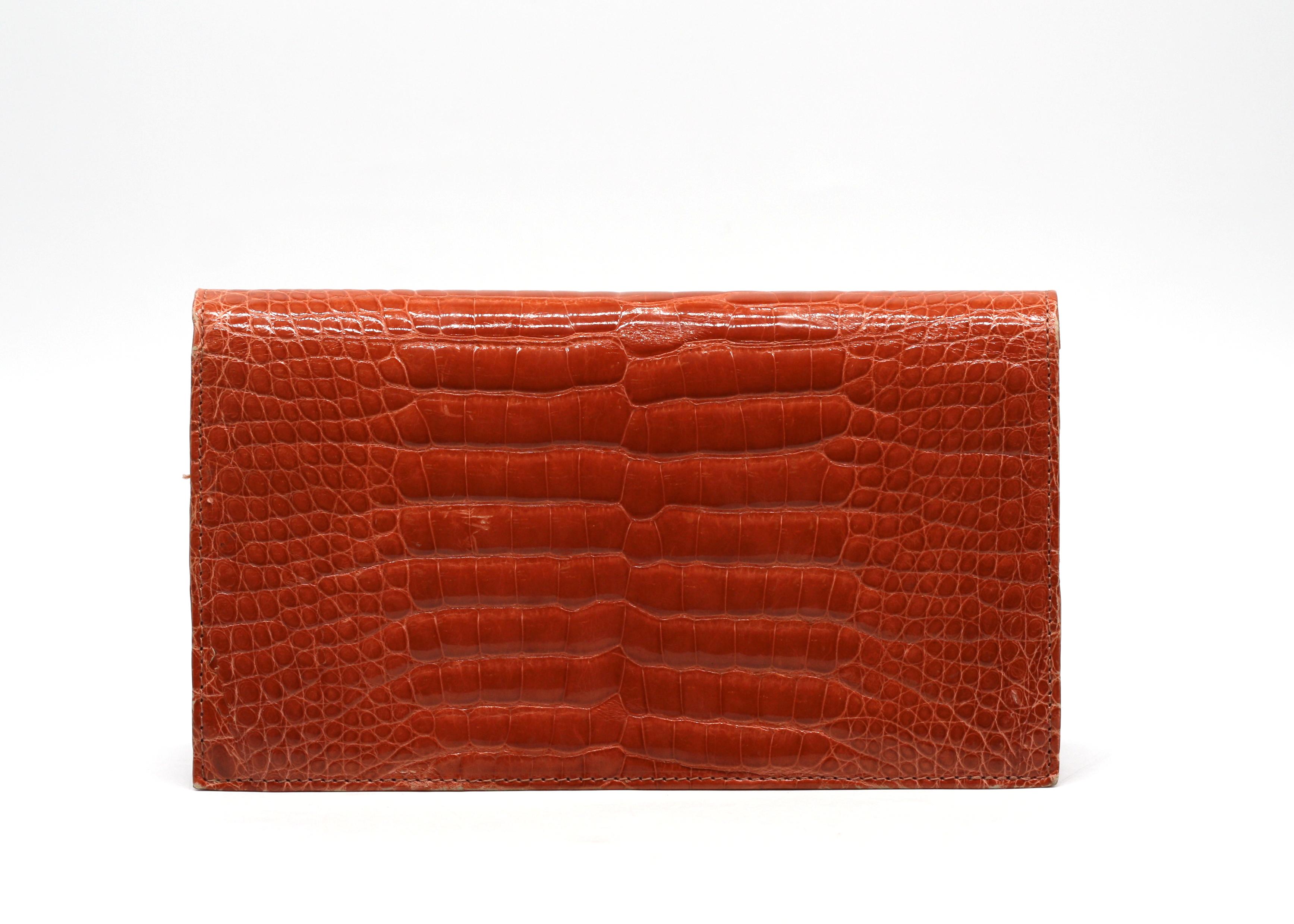 Lana Marks Orange Alligator Clutch In Good Condition For Sale In West Palm Beach, FL