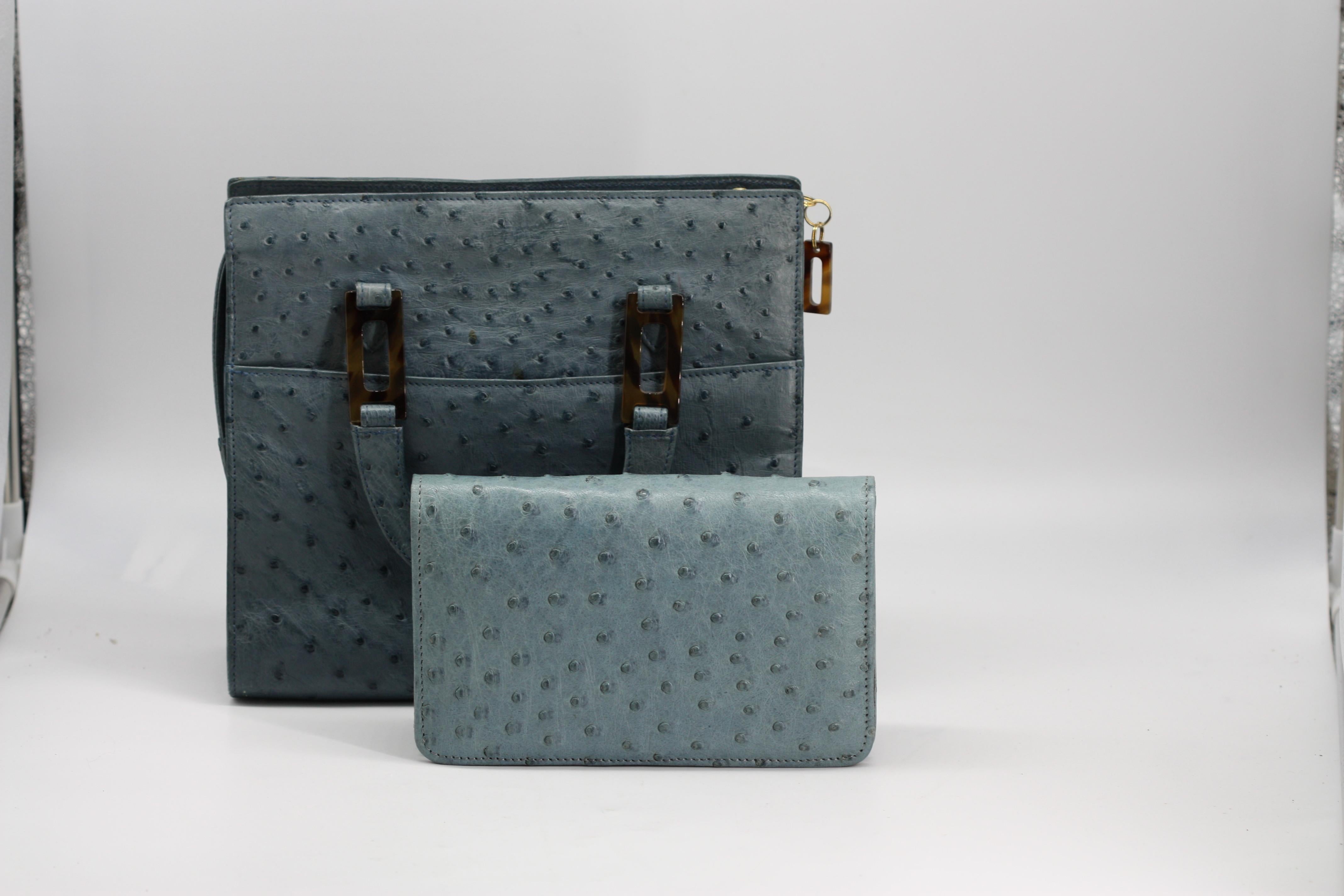 Lana Marks: borsa e pochette in pelle di struzzo blu ardesia in vendita 9