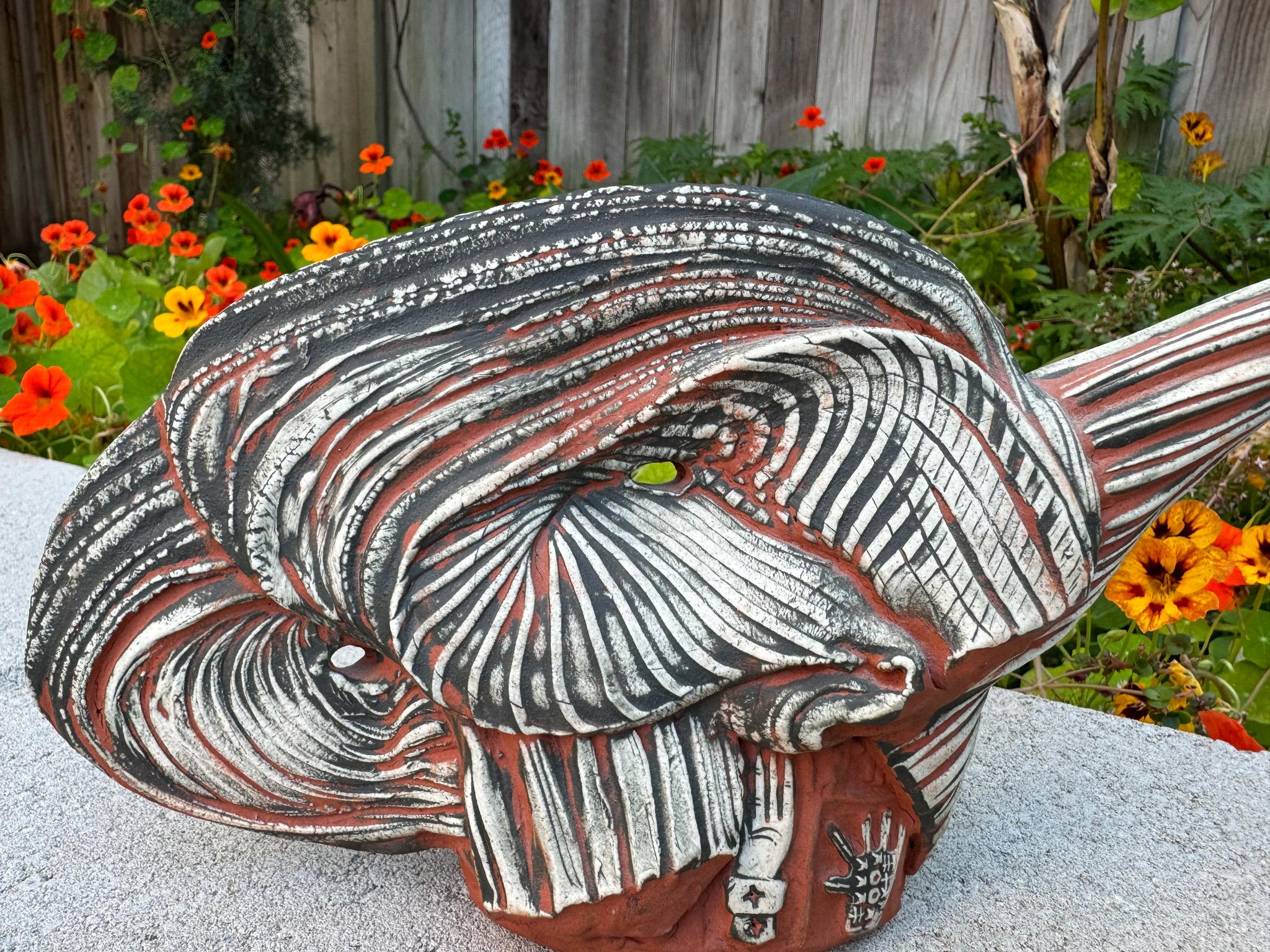 Moderne Sculpture « Théière d'artefact » en céramique Lana Wilson, Californie, vers 1994 en vente