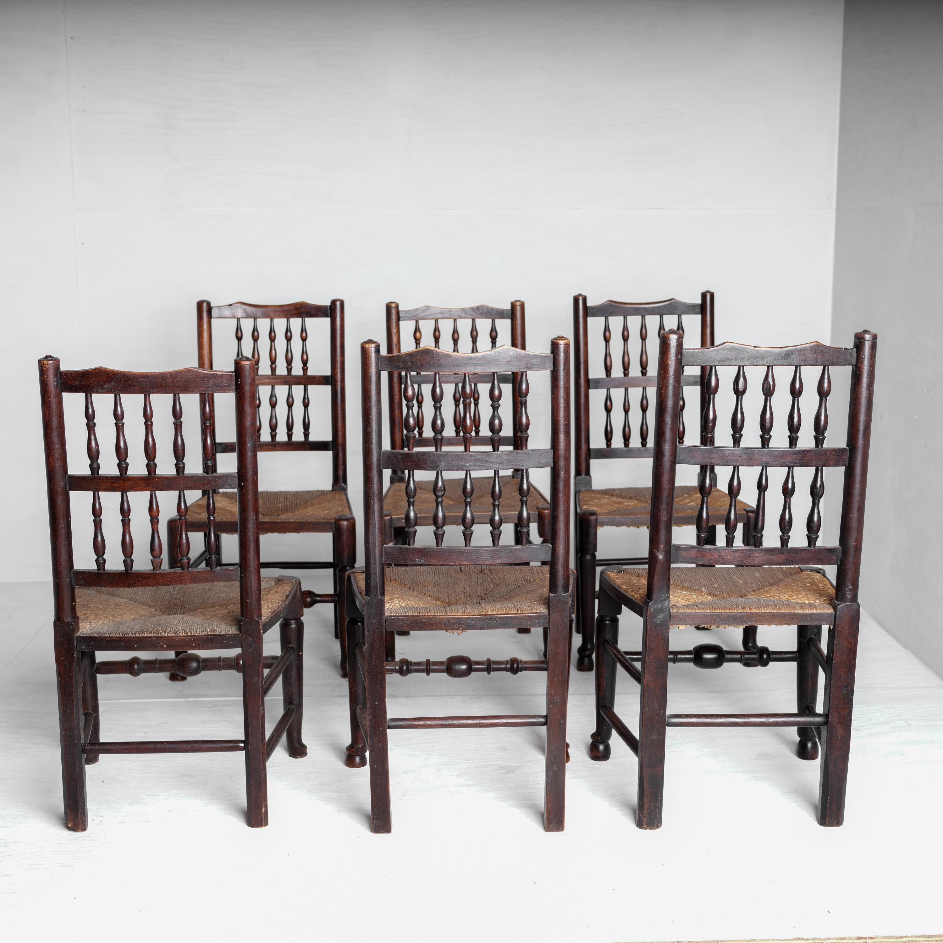 Lancashire Spindle Back Farmhouse Chairs, Circa 1870-1880, Set of 6 In Good Condition In Southbury, CT
