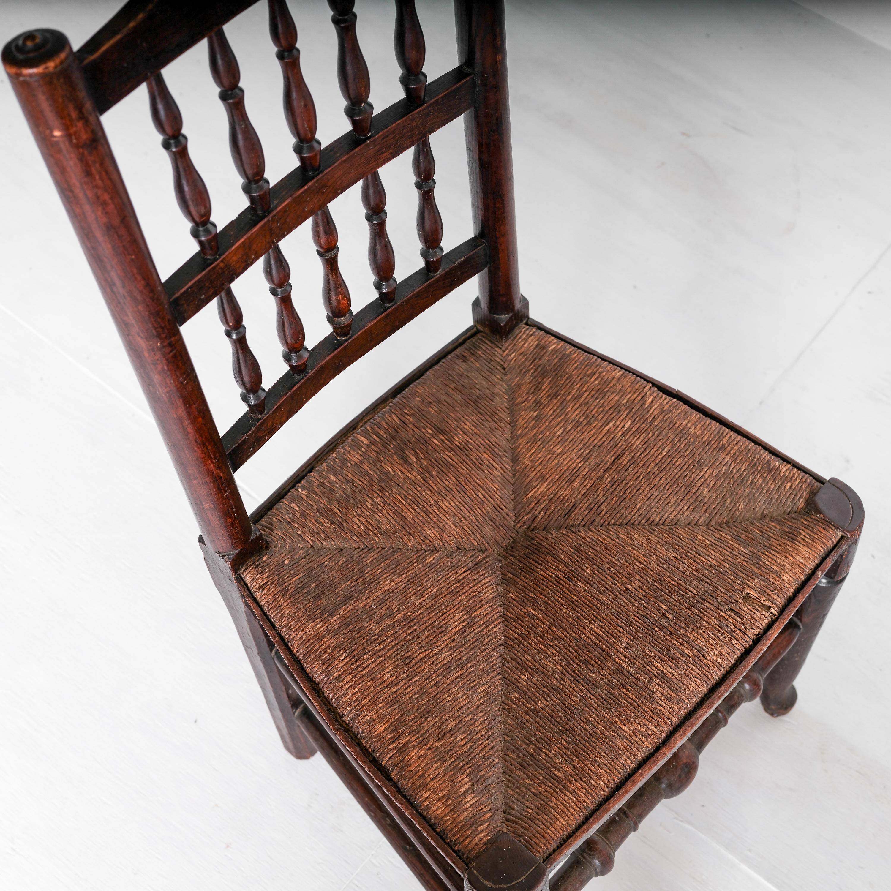 Sedie da fattoria con schienale a fuso Lancashire, circa 1870-1880, set di 6 pezzi In condizioni discrete in vendita a Southbury, CT