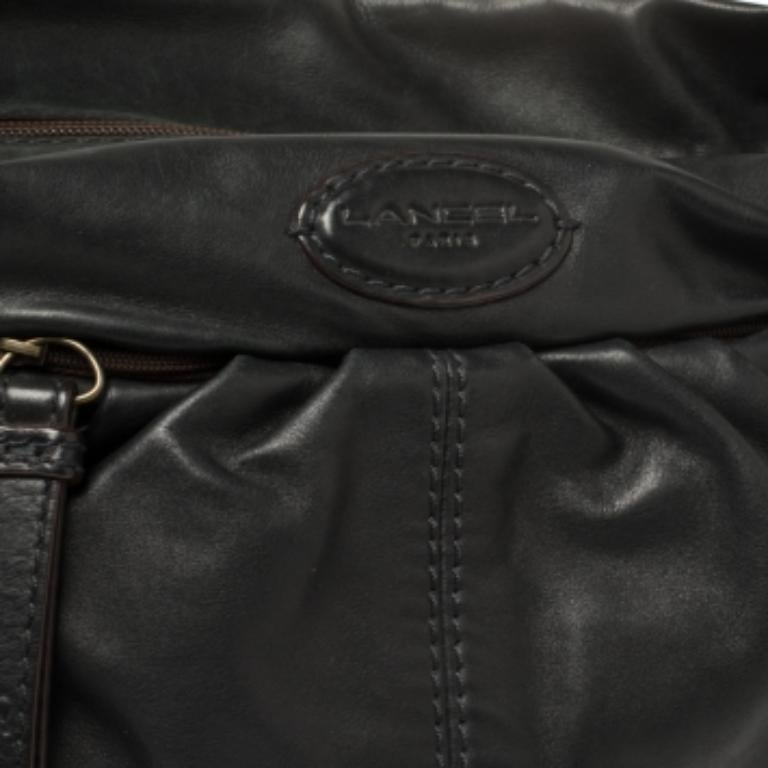 Lancel Hobo à poche frontale en cuir noir en vente 1