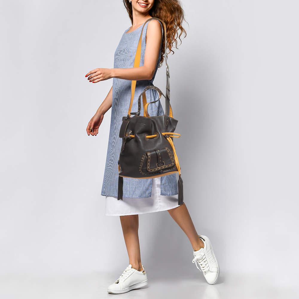 Designer bags are ideal companions for ample occasions! Here we have a fashion-meets-functionality piece crafted with precision. It has been equipped with a well-sized interior that can easily fit your essentials.