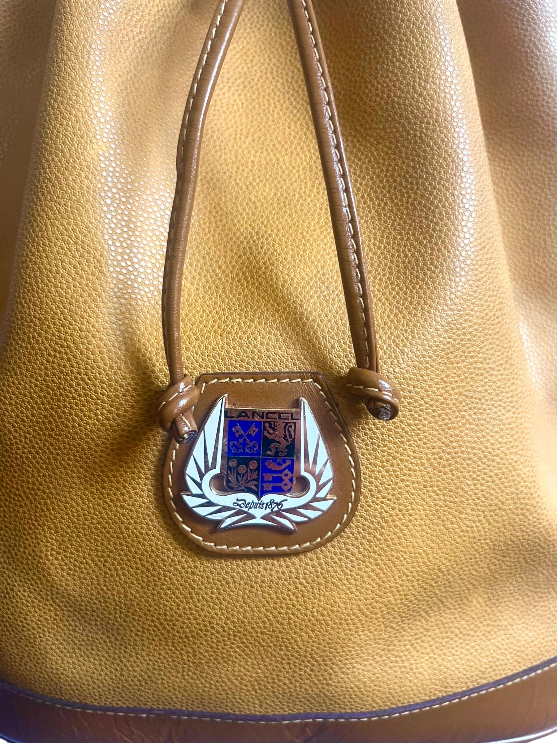 Lancel Bucket Bag - vintage - senfgelbes und braunes Leder - Paris Frankreich im Angebot 8