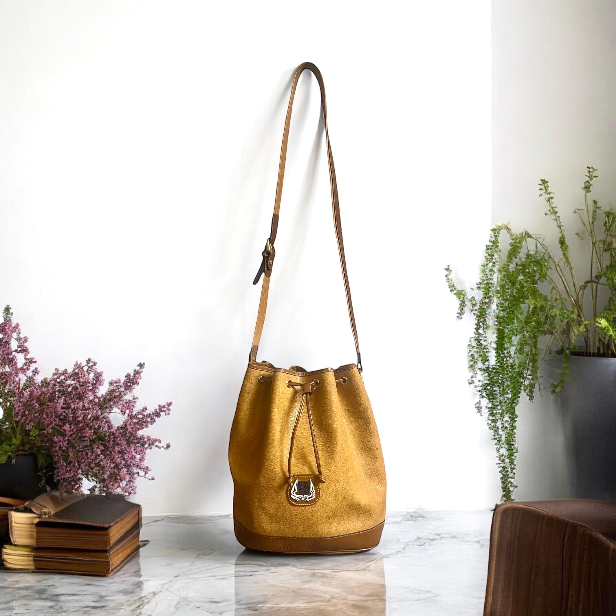 Lancel Bucket Bag - vintage - senfgelbes und braunes Leder - Paris Frankreich im Angebot 9