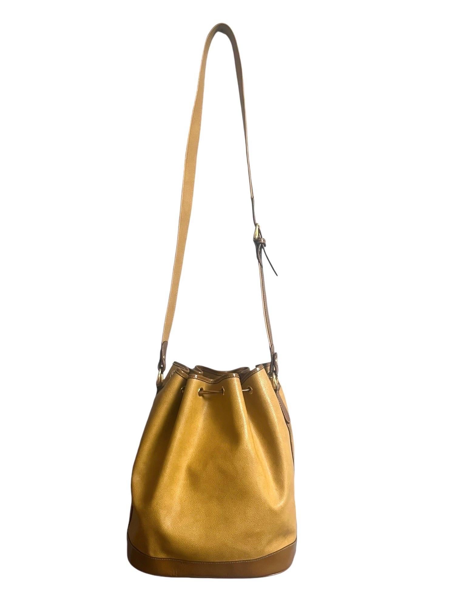 Lancel Bucket Bag - vintage - senfgelbes und braunes Leder - Paris Frankreich (Französisch) im Angebot