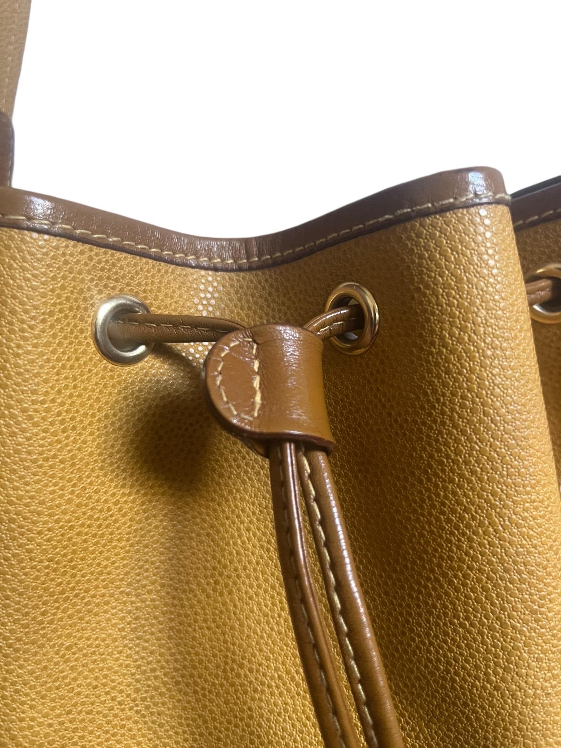 Lancel Bucket Bag - vintage - senfgelbes und braunes Leder - Paris Frankreich im Angebot 3