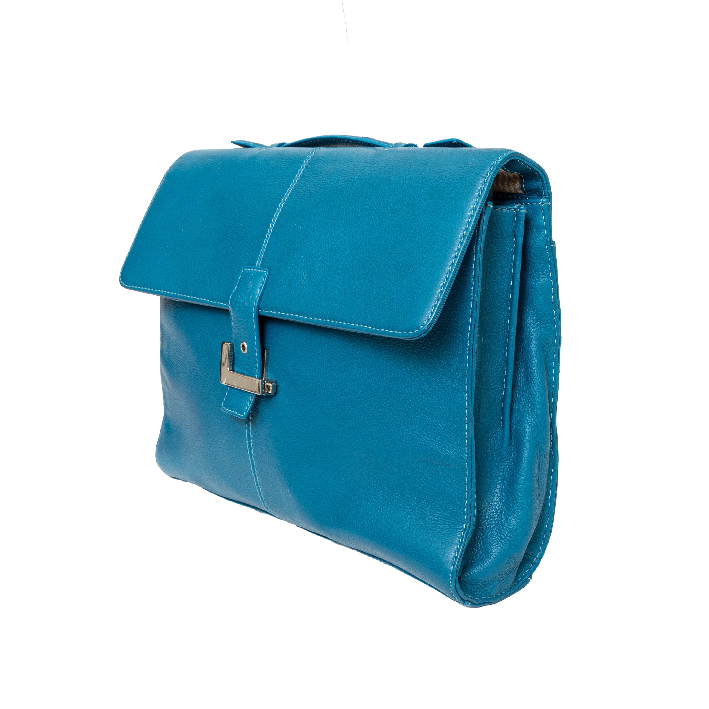 Ce sac d'affaires fonctionnel et élégant en cuir bleu est doté d'une fermeture en 