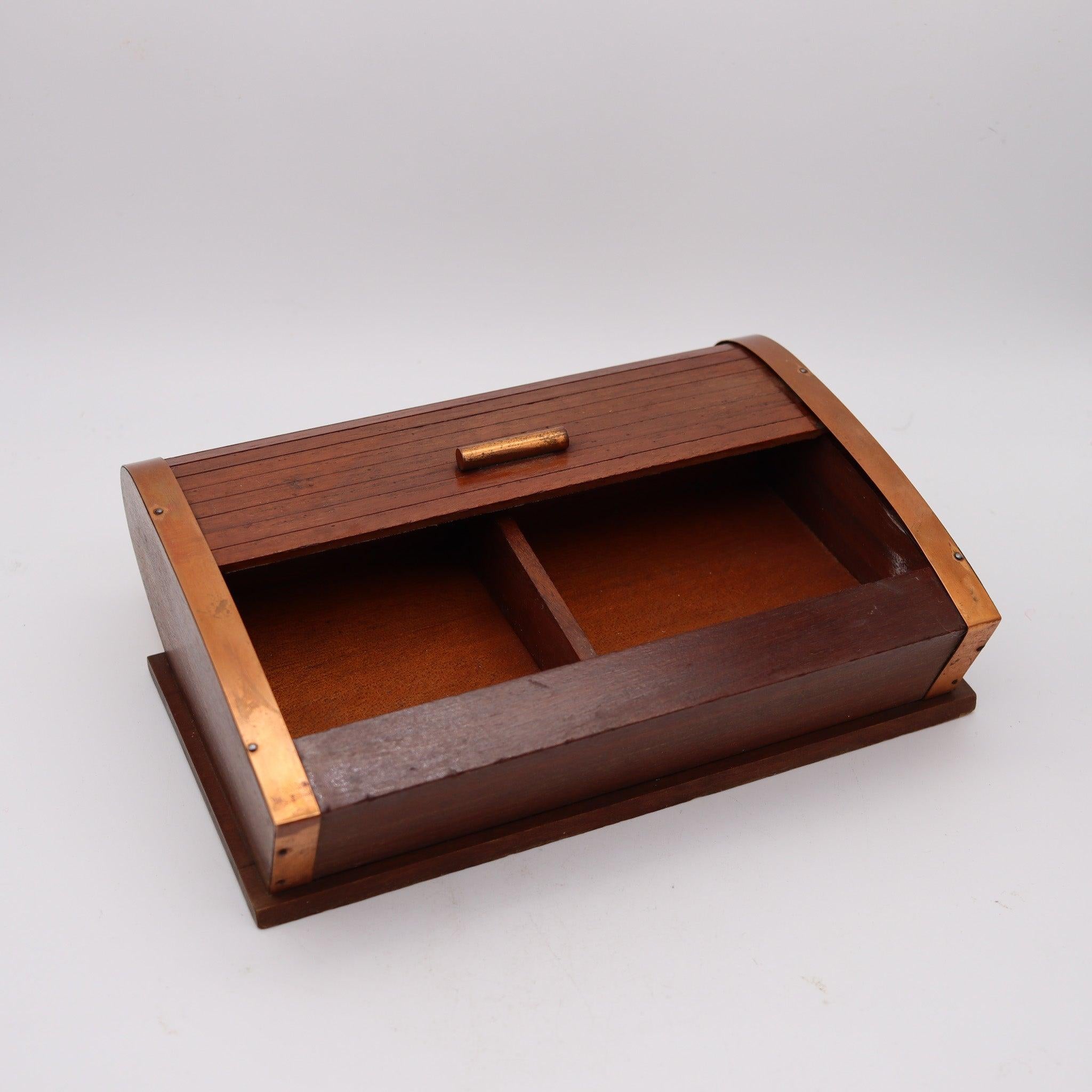 Francese Lancel Paris 1938 Art Deco Scatola meccanica a rullo da scrivania Mogano e rame in vendita