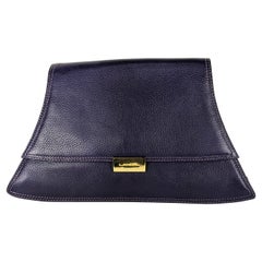 Lancel Lila Clutch in Form einer Lila