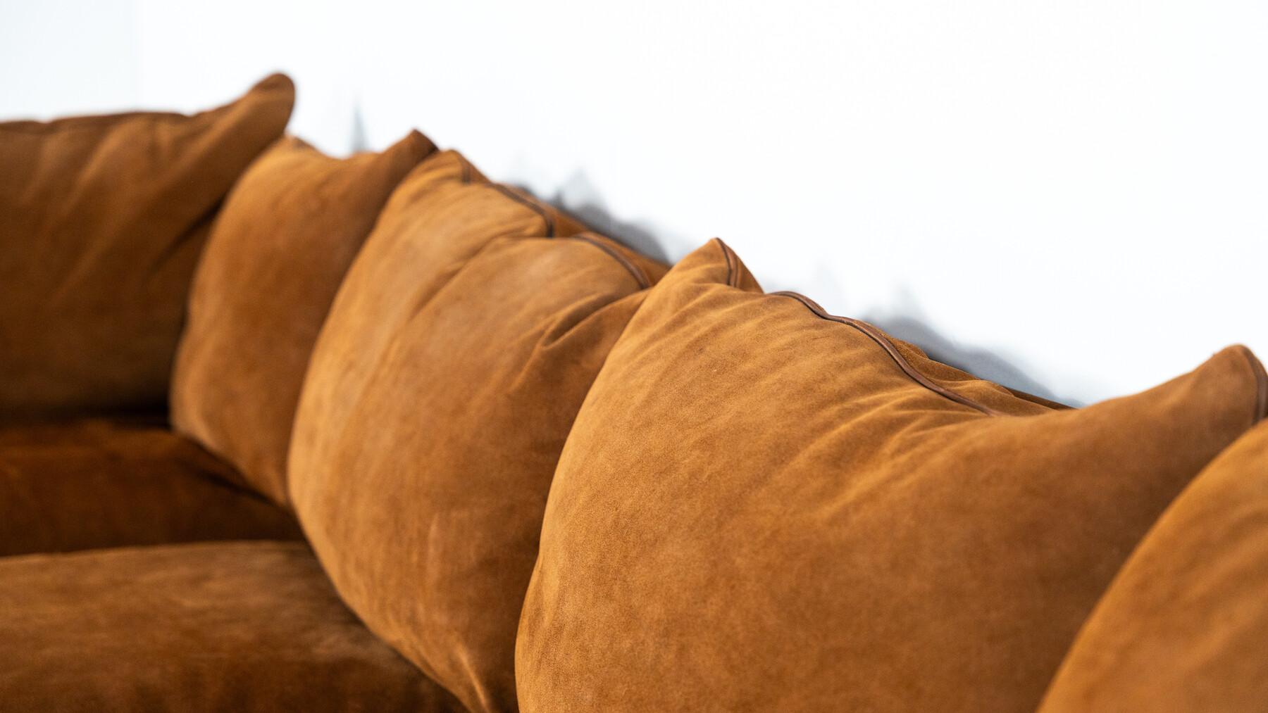 Canapé Landeau du milieu du siècle par Mario Bellini pour Cassina, 1970 - Original Upholstery

Dimensions par éléments 