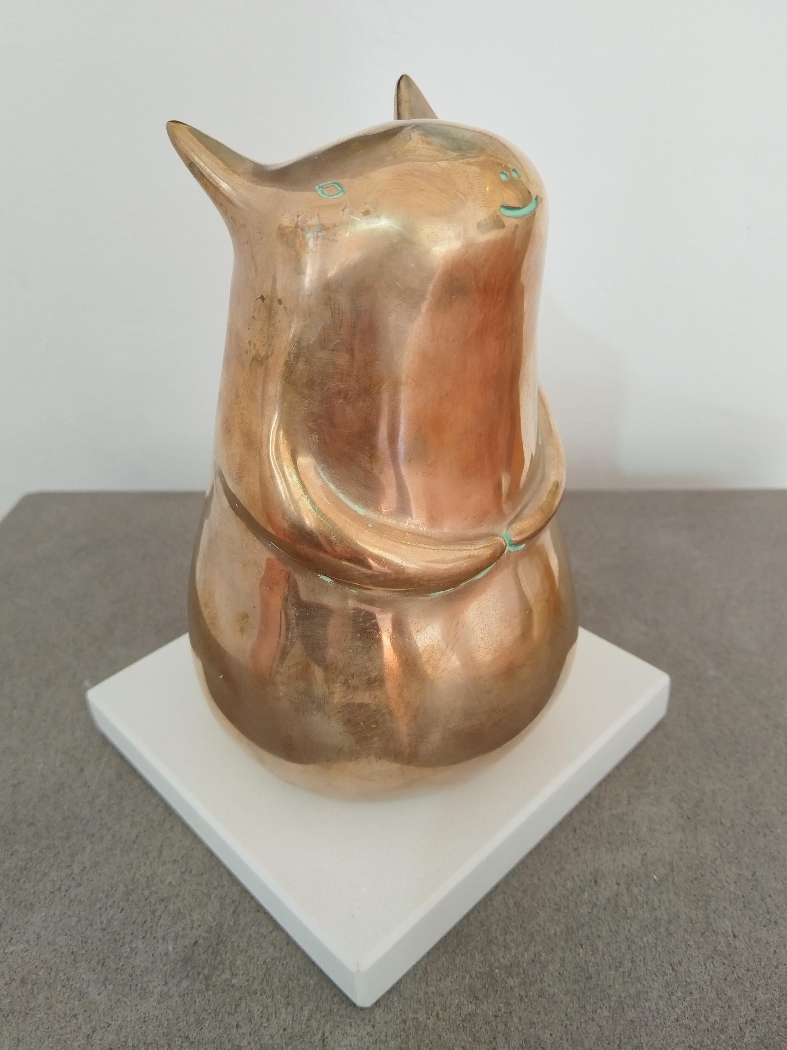 Quirky Bronzeskulptur mit glänzender Patina in limitierter Auflage 12/12 „Hello Creature“ im Angebot 1