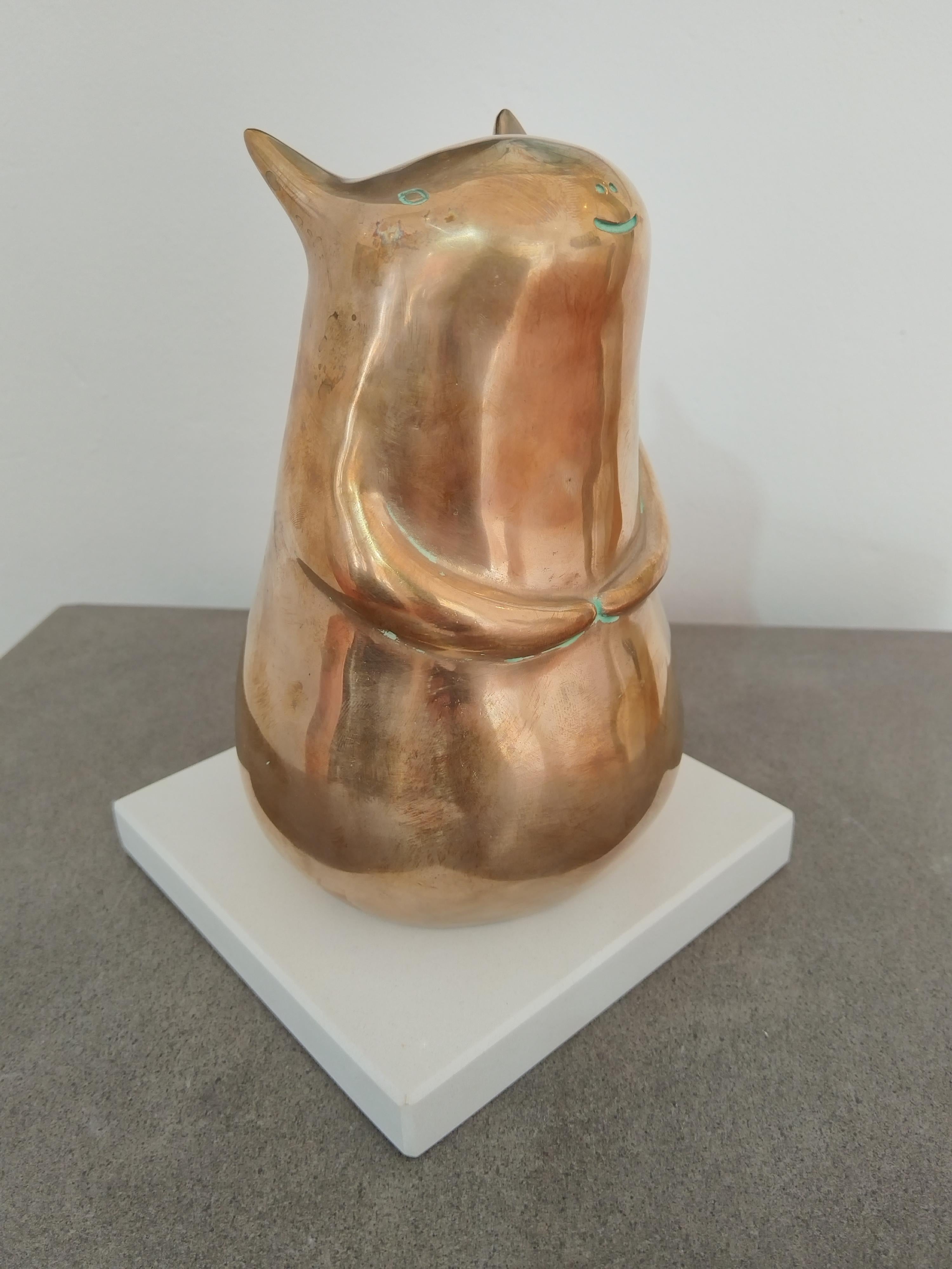 Quirky Bronzeskulptur mit glänzender Patina in limitierter Auflage 12/12 „Hello Creature“ im Angebot 2