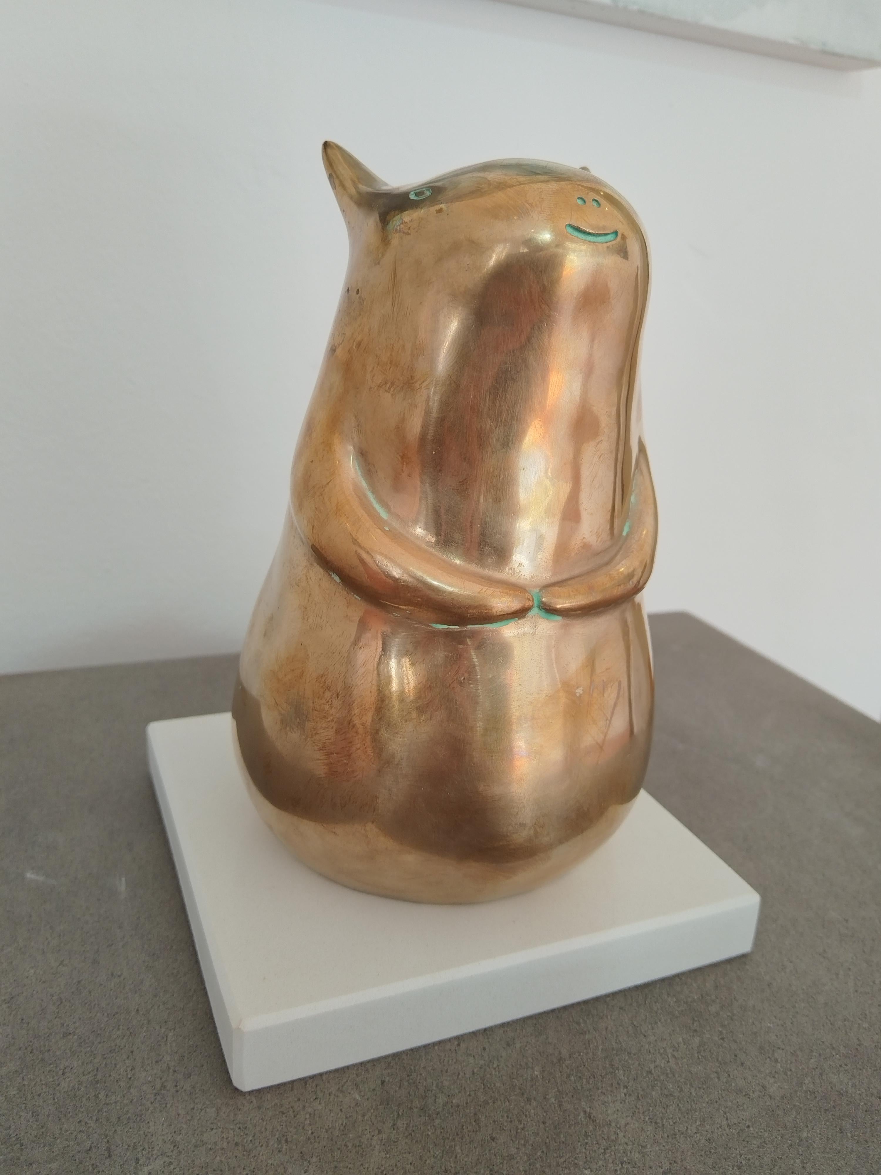 Quirky Bronzeskulptur mit glänzender Patina in limitierter Auflage 12/12 „Hello Creature“ im Angebot 4