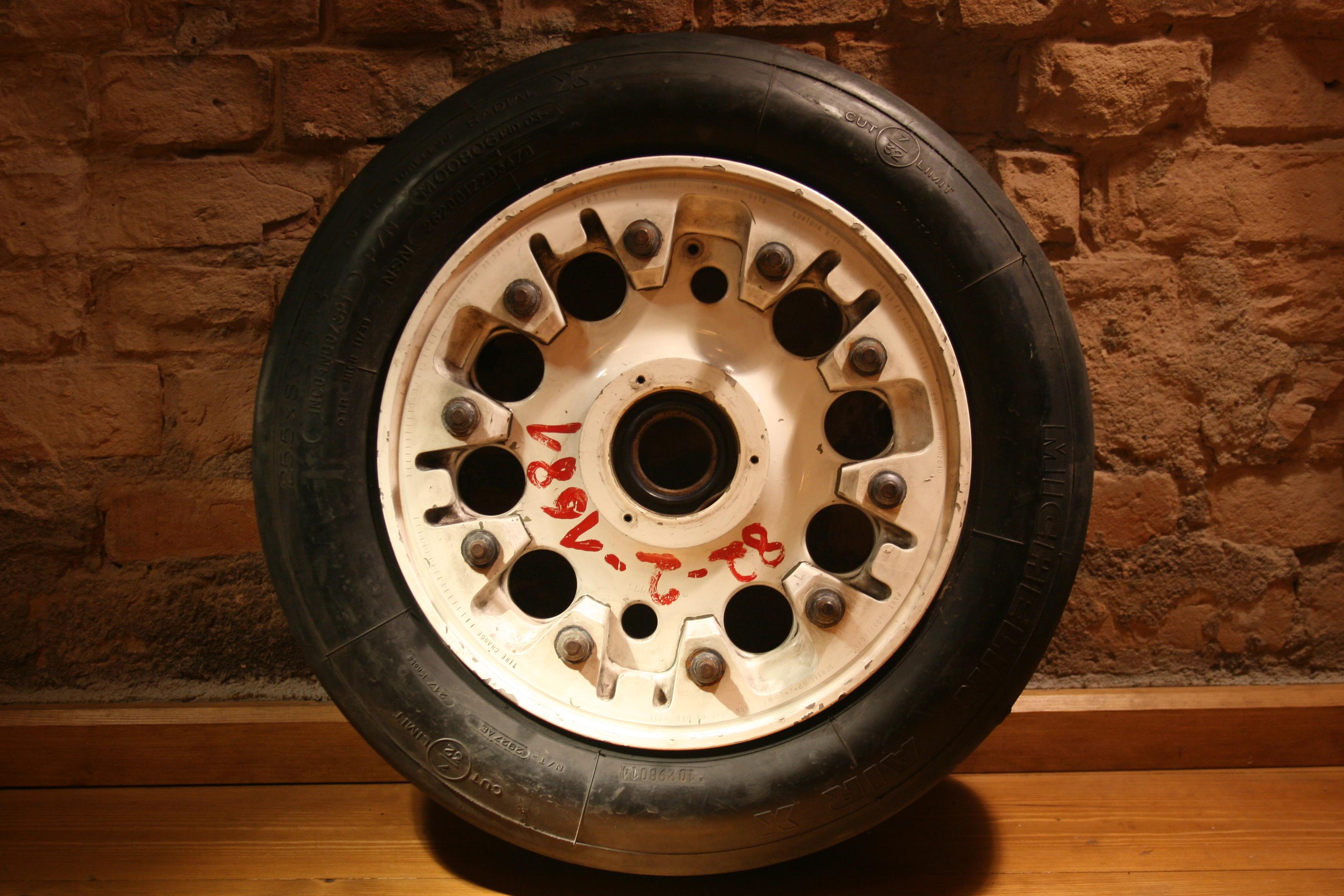 Landing Gear Wheel from the F-16 Fighter Jet For Sale 2
