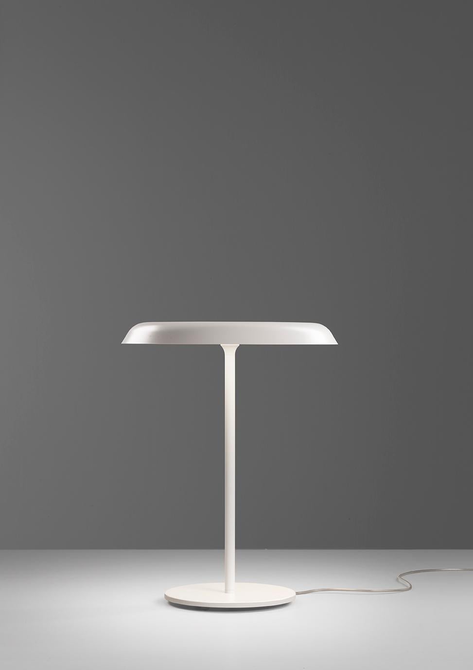 Metal Landing, your new table lamp For Sale